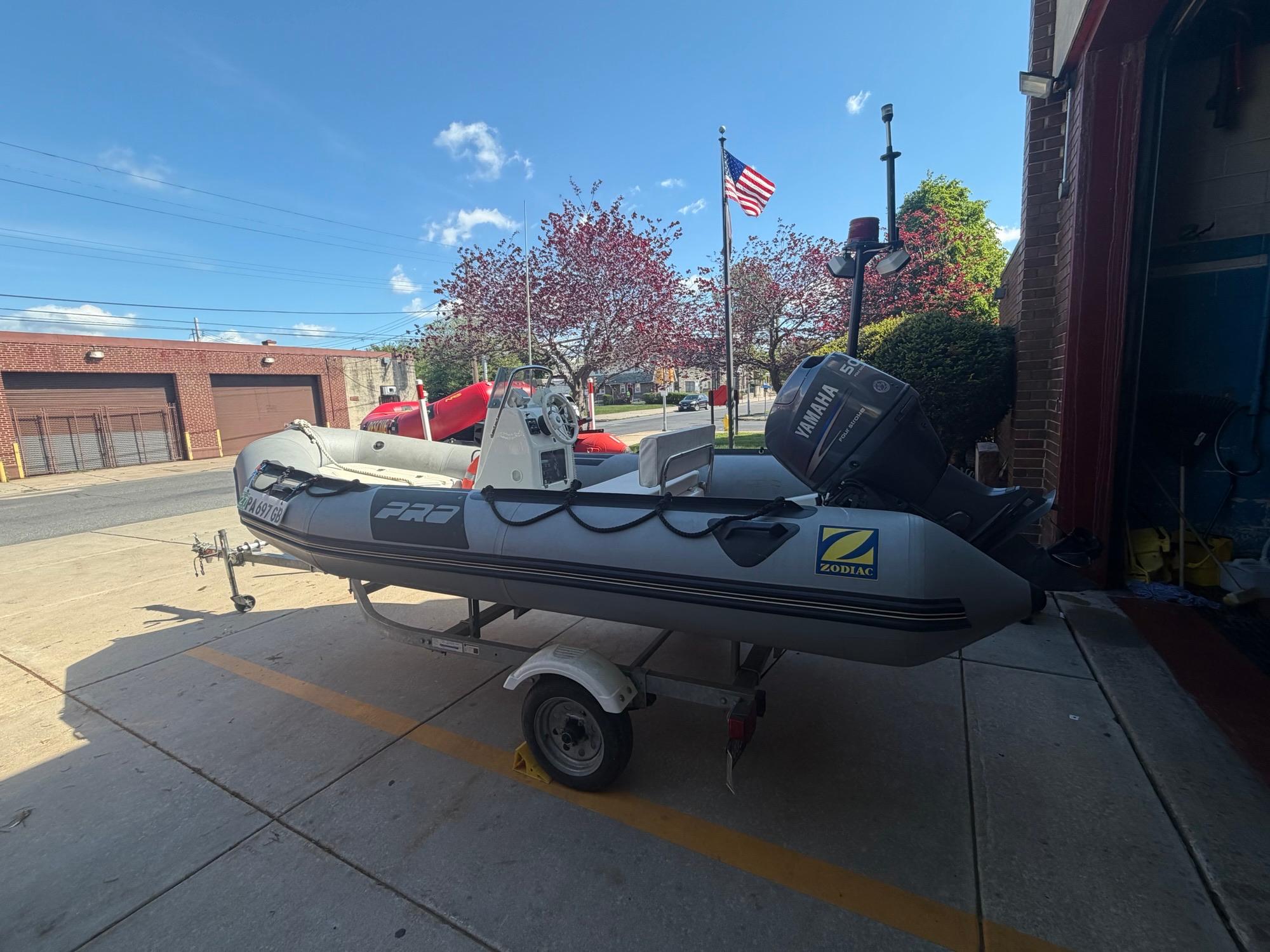 2007 Zodiac Pro 9 Man w/ Trailer - image 2