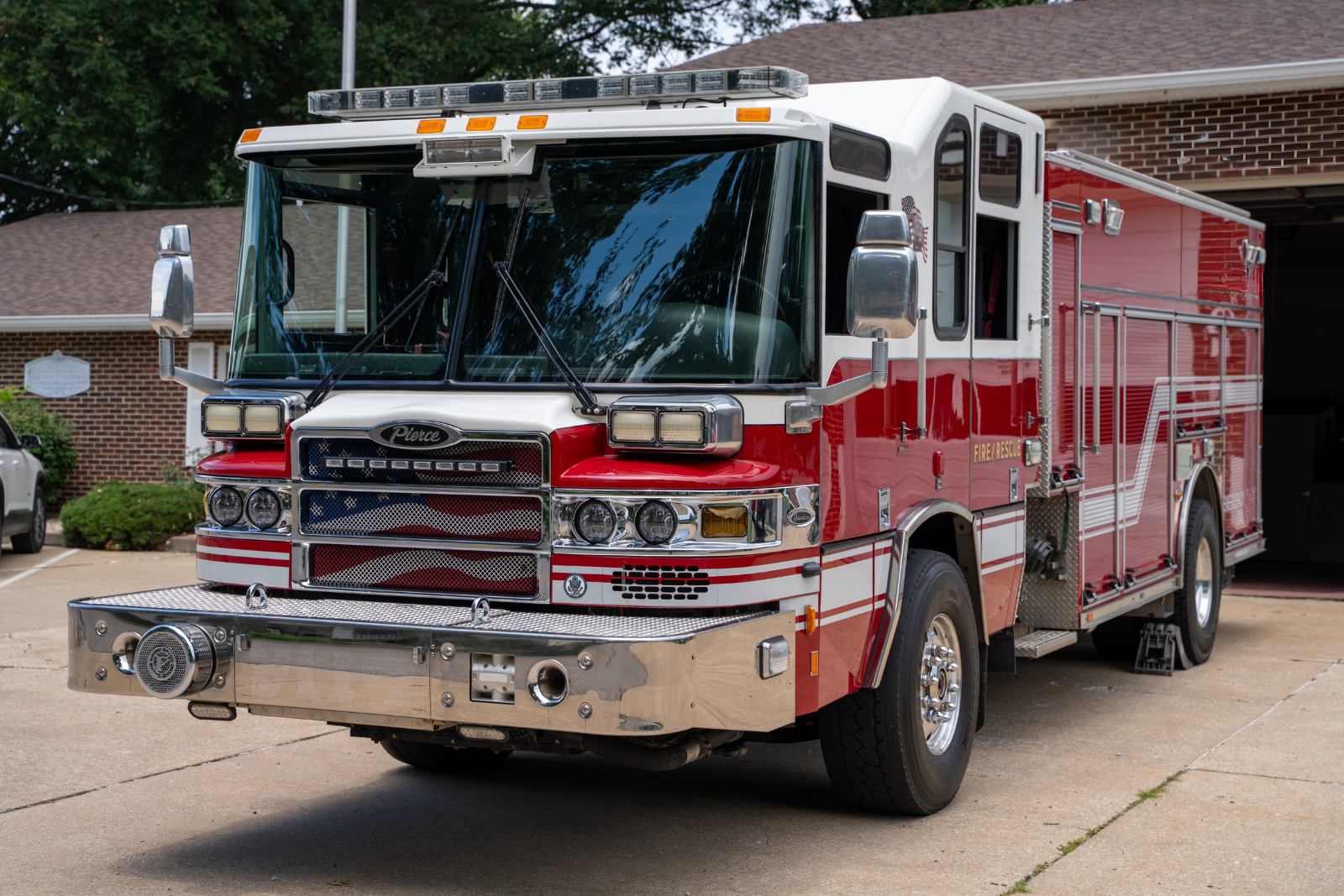 2014 Pierce Quantum Pumper - image 2