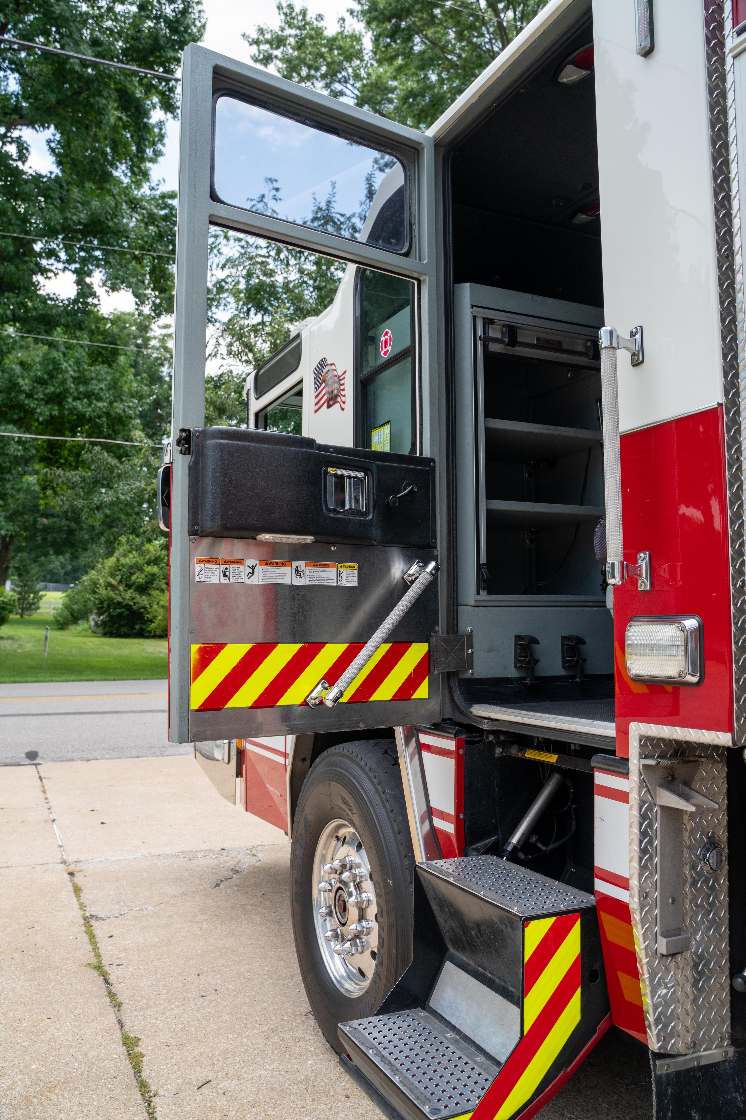 2014 Pierce Quantum Pumper - image 147