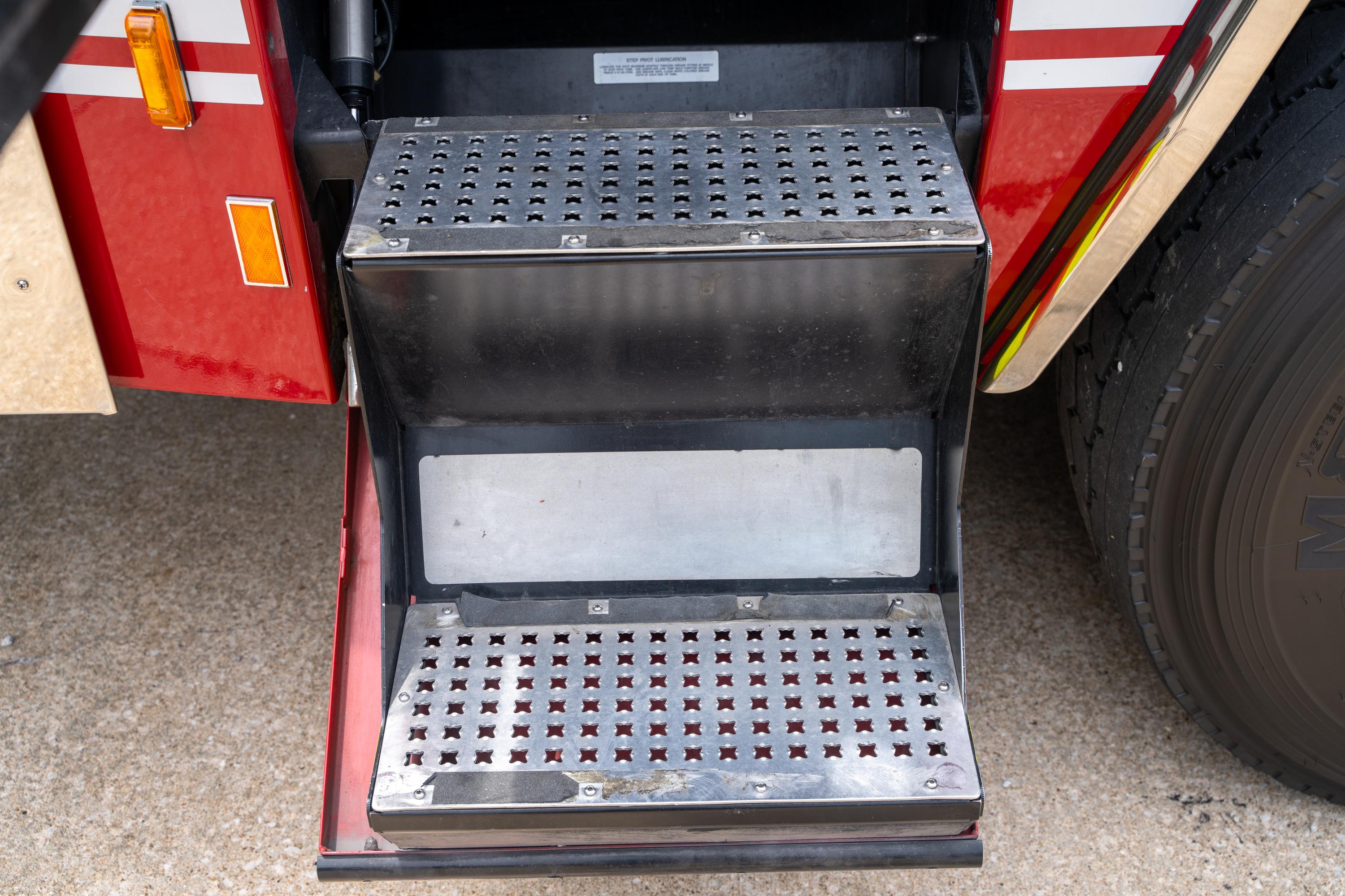2014 Pierce Quantum Pumper - image 29