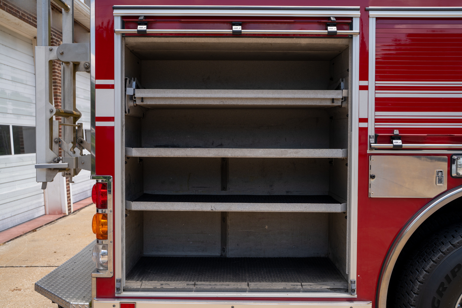 2014 Pierce Quantum Pumper - image 18