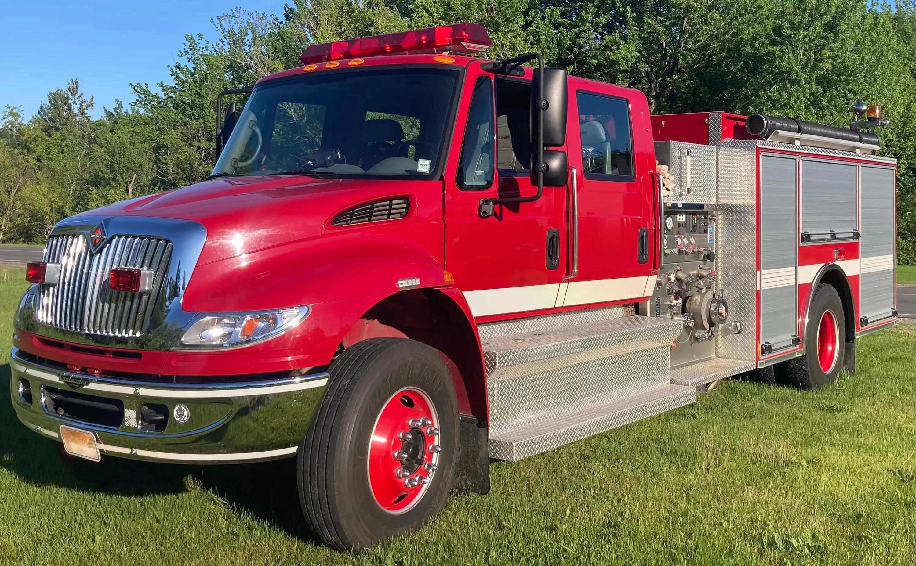 2005 Pierce International Pumper - image 1