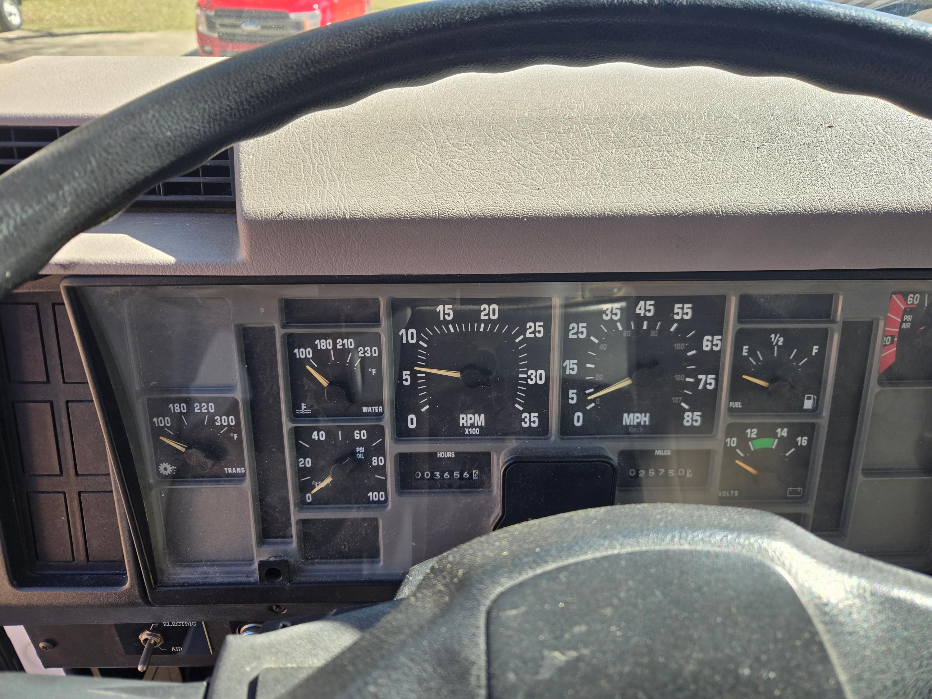1996 KME Navistar Pumper - image 10