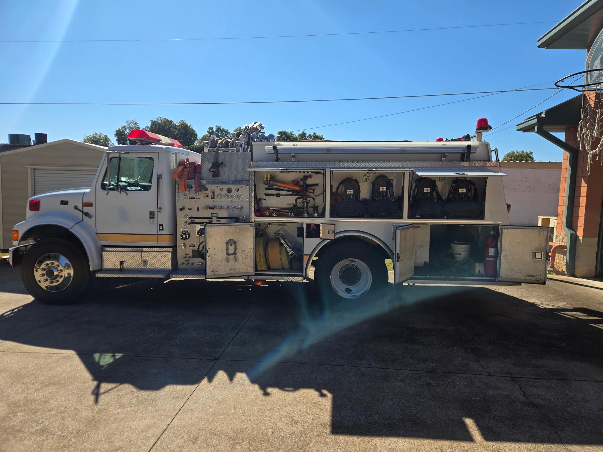 1996 KME Navistar Pumper - image 4