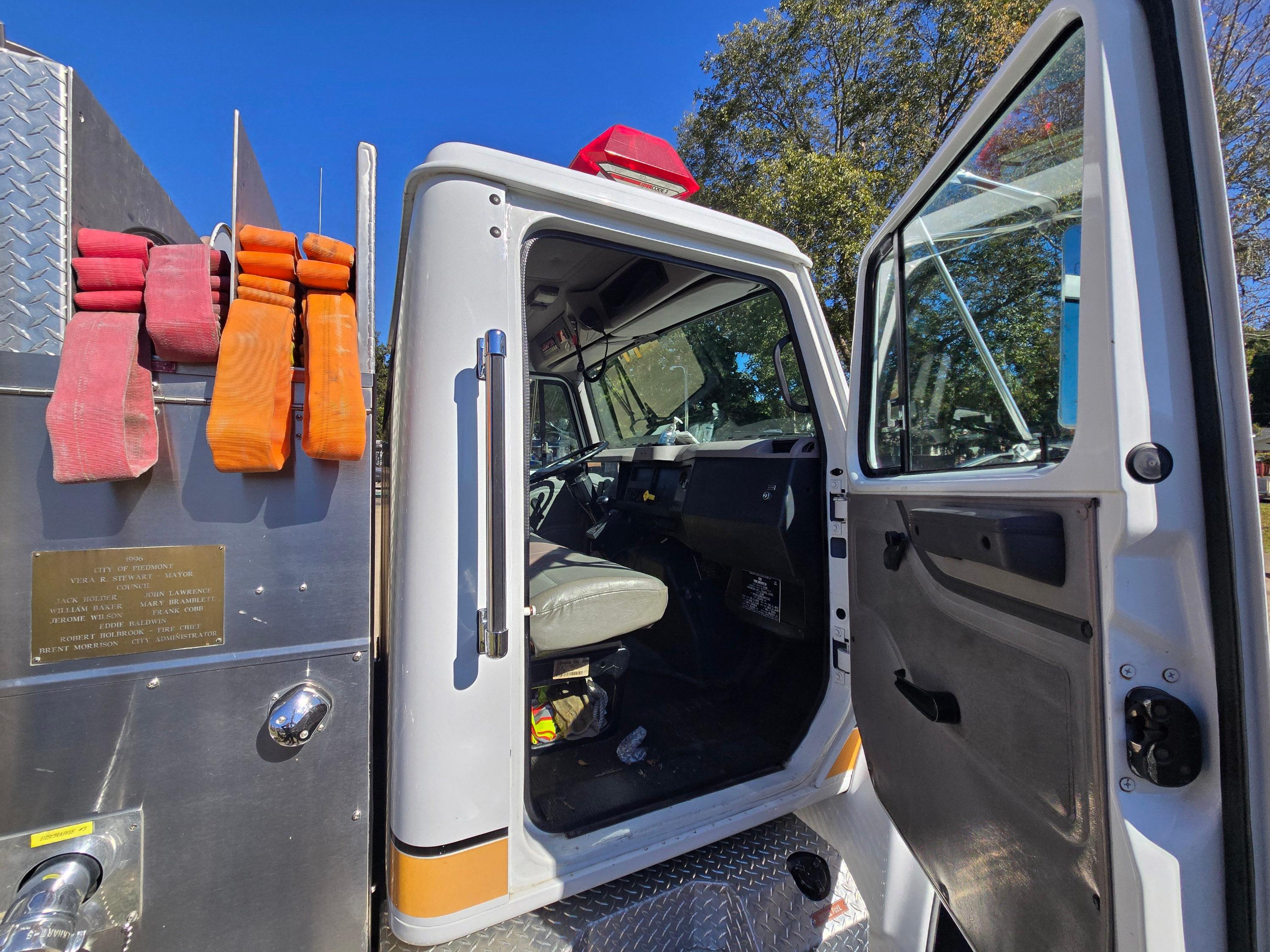 1996 KME Navistar Pumper - image 11