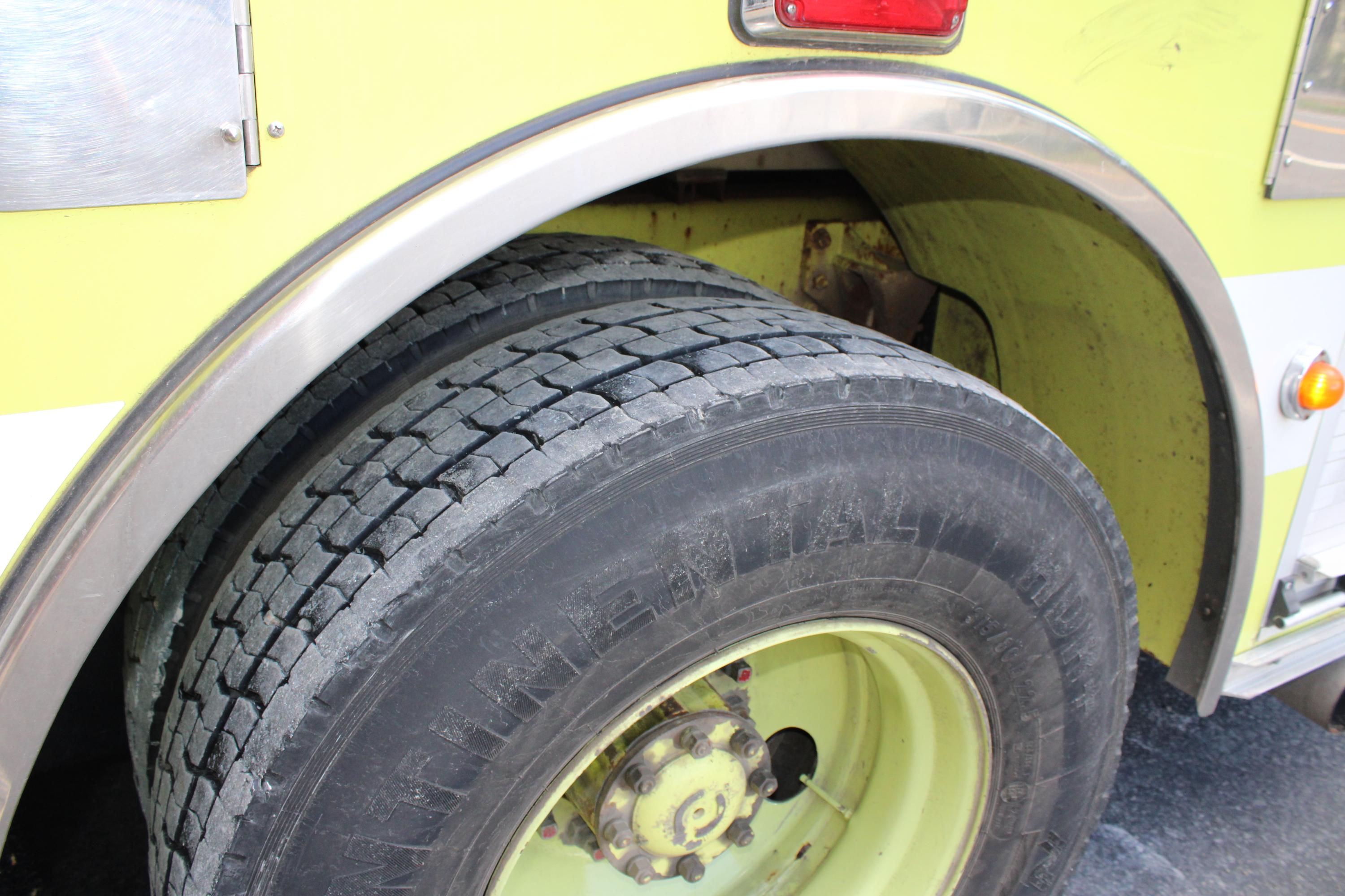 1998 Pierce Quantum Pumper - image 25