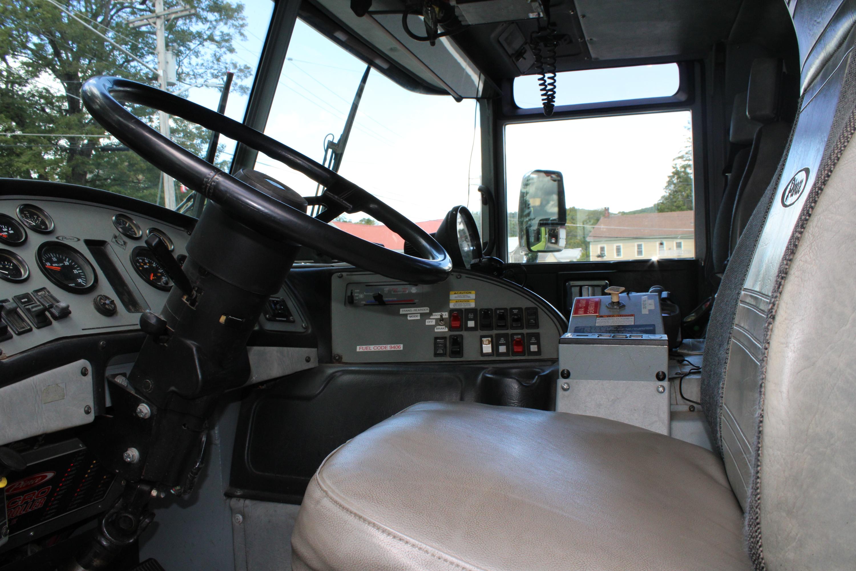 1998 Pierce Quantum Pumper - image 13