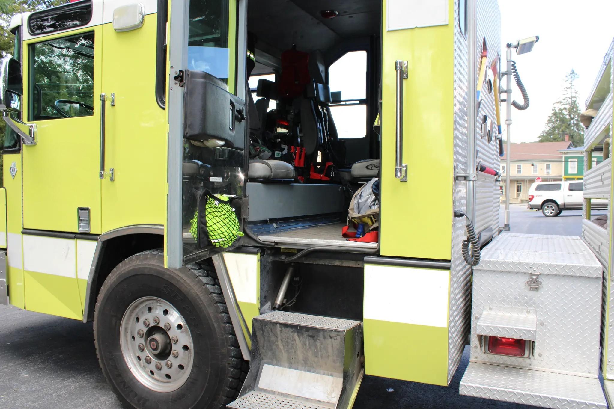 1998 Pierce Quantum Pumper - image 15