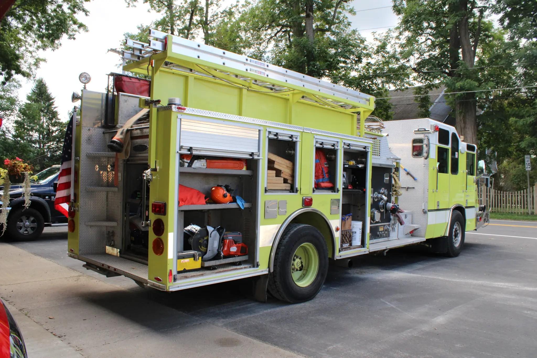 1998 Pierce Quantum Pumper - image 5