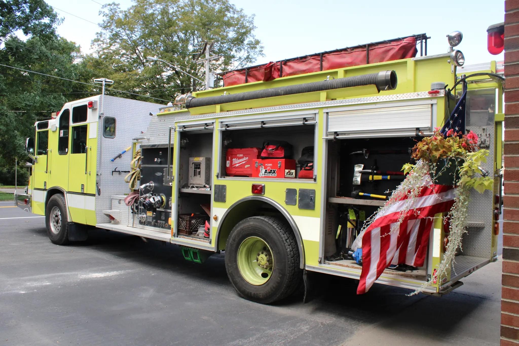 1998 Pierce Quantum Pumper - image 8