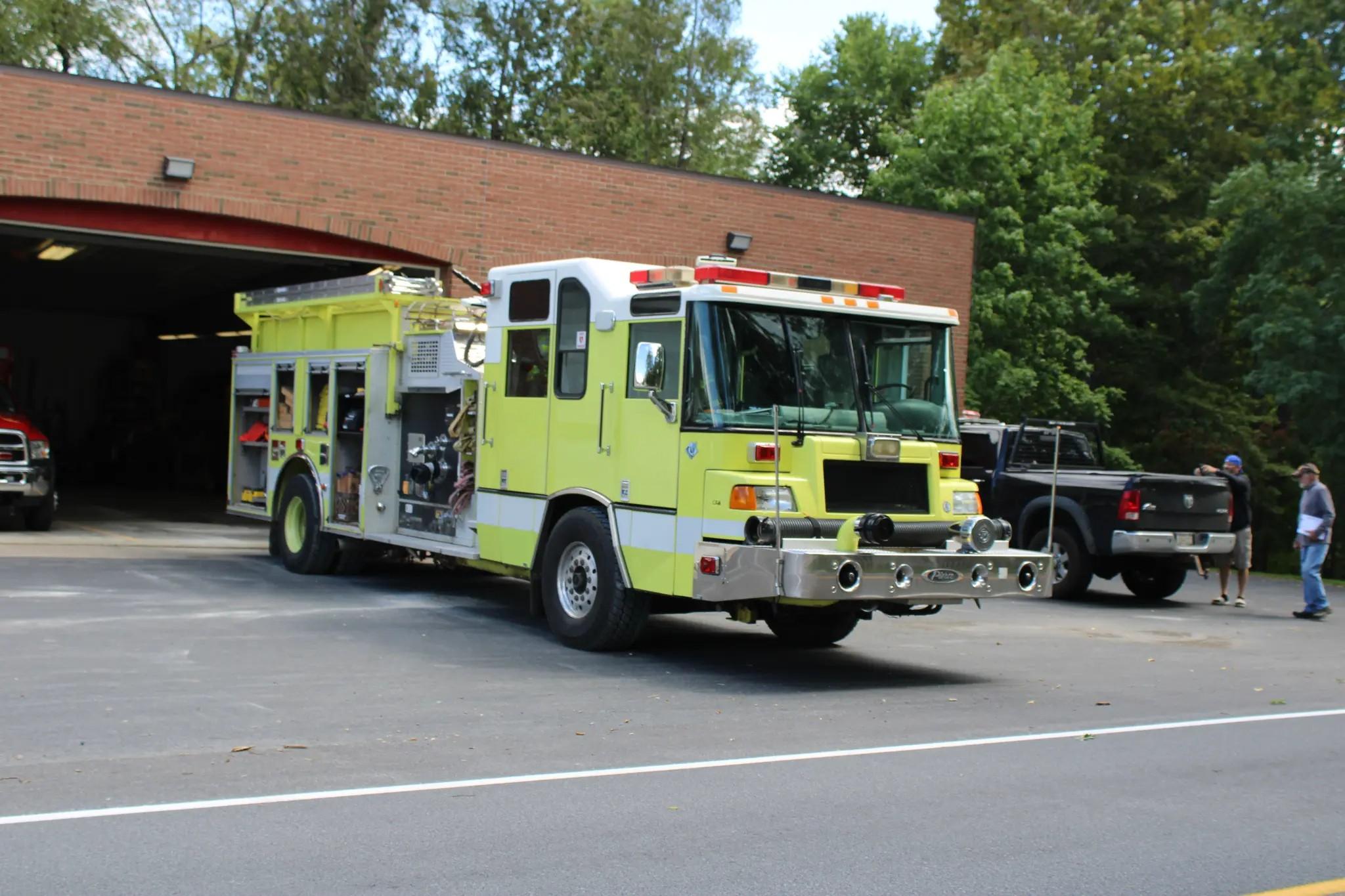 1998 Pierce Quantum Pumper - image 3