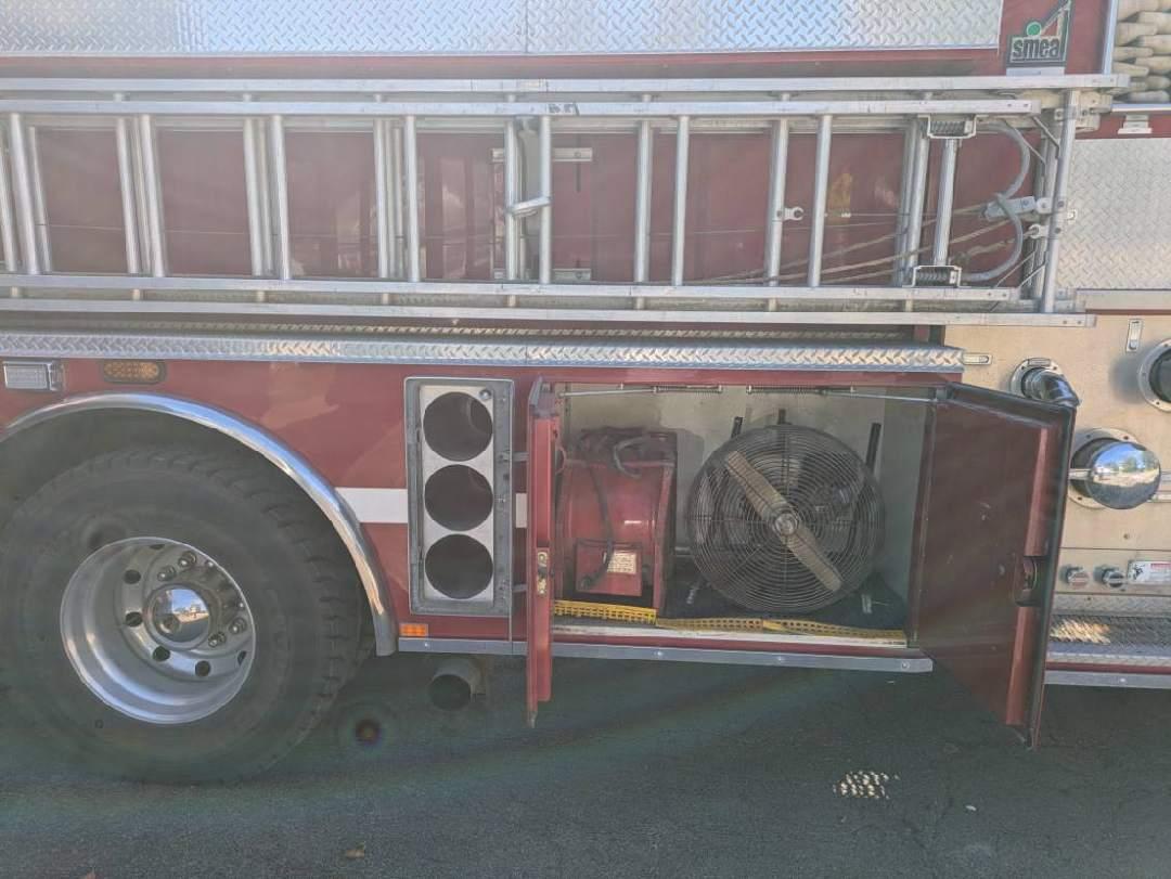 2003 Smeal Freightliner Pumper - image 7