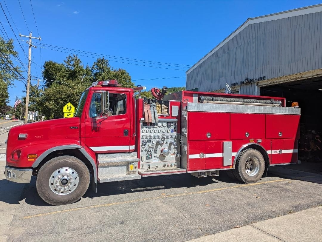 2003 Smeal Freightliner Pumper - image 2