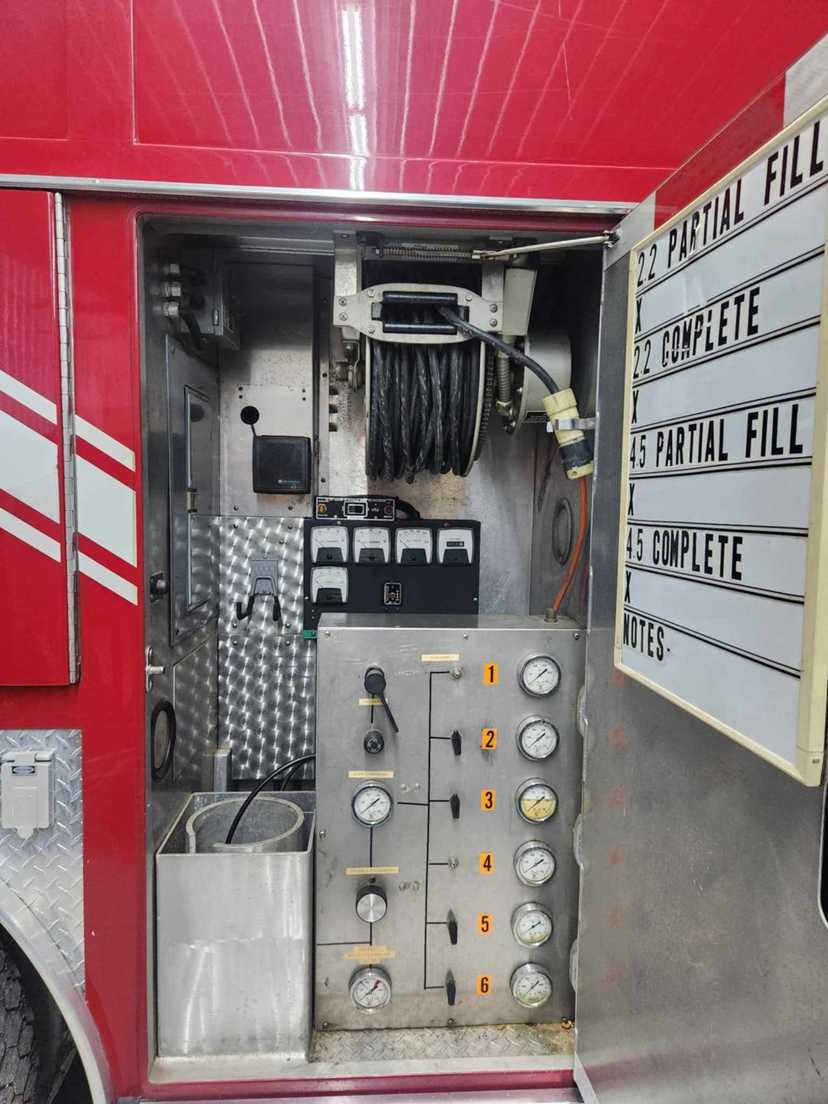 1994 E-One International Heavy Rescue — photo 2