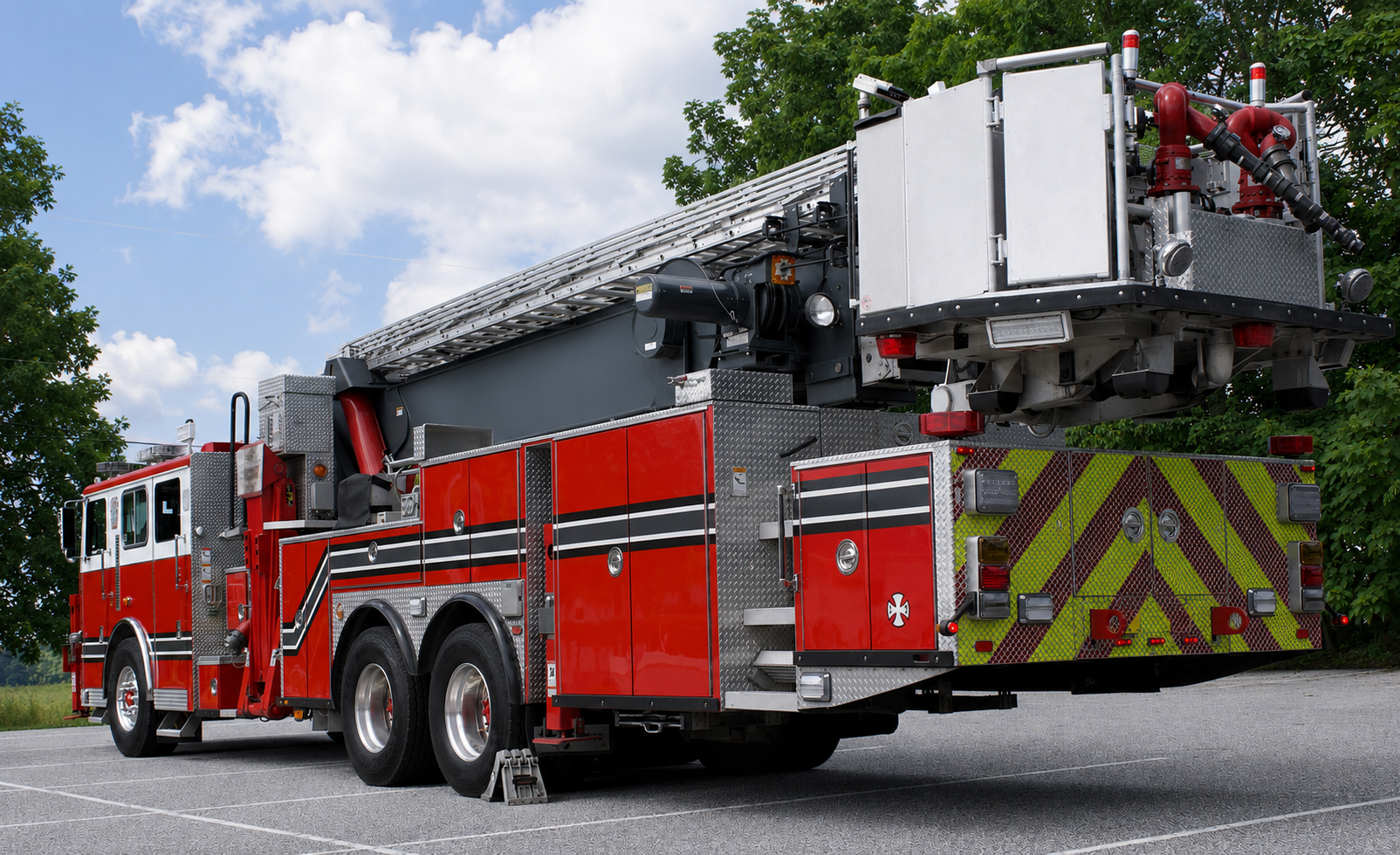 2003 Seagrave Aerialscope 95' Tower - image 14