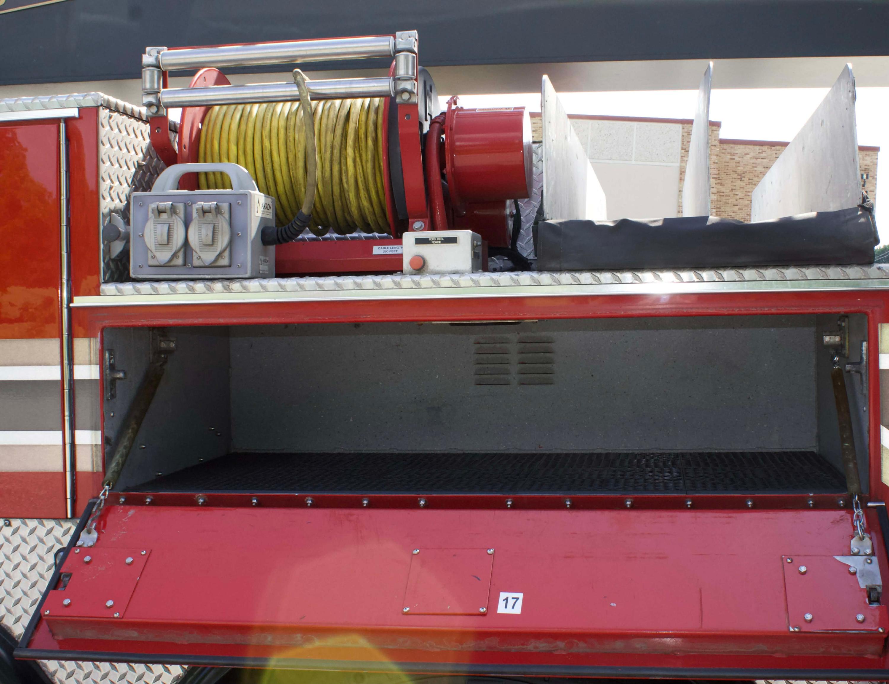 2003 Seagrave Aerialscope 95' Tower - image 34