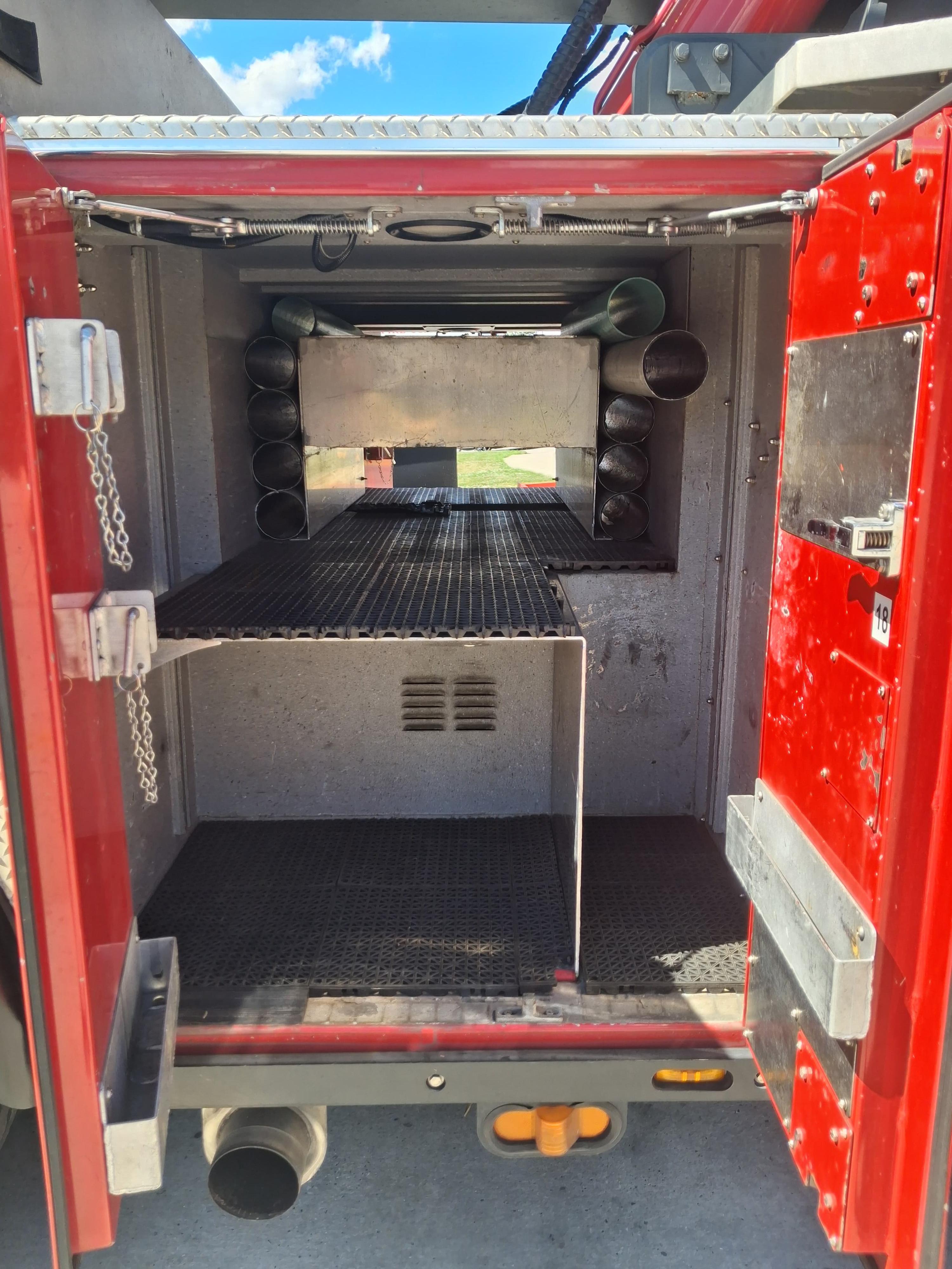 2003 Seagrave Aerialscope 95' Tower - image 47