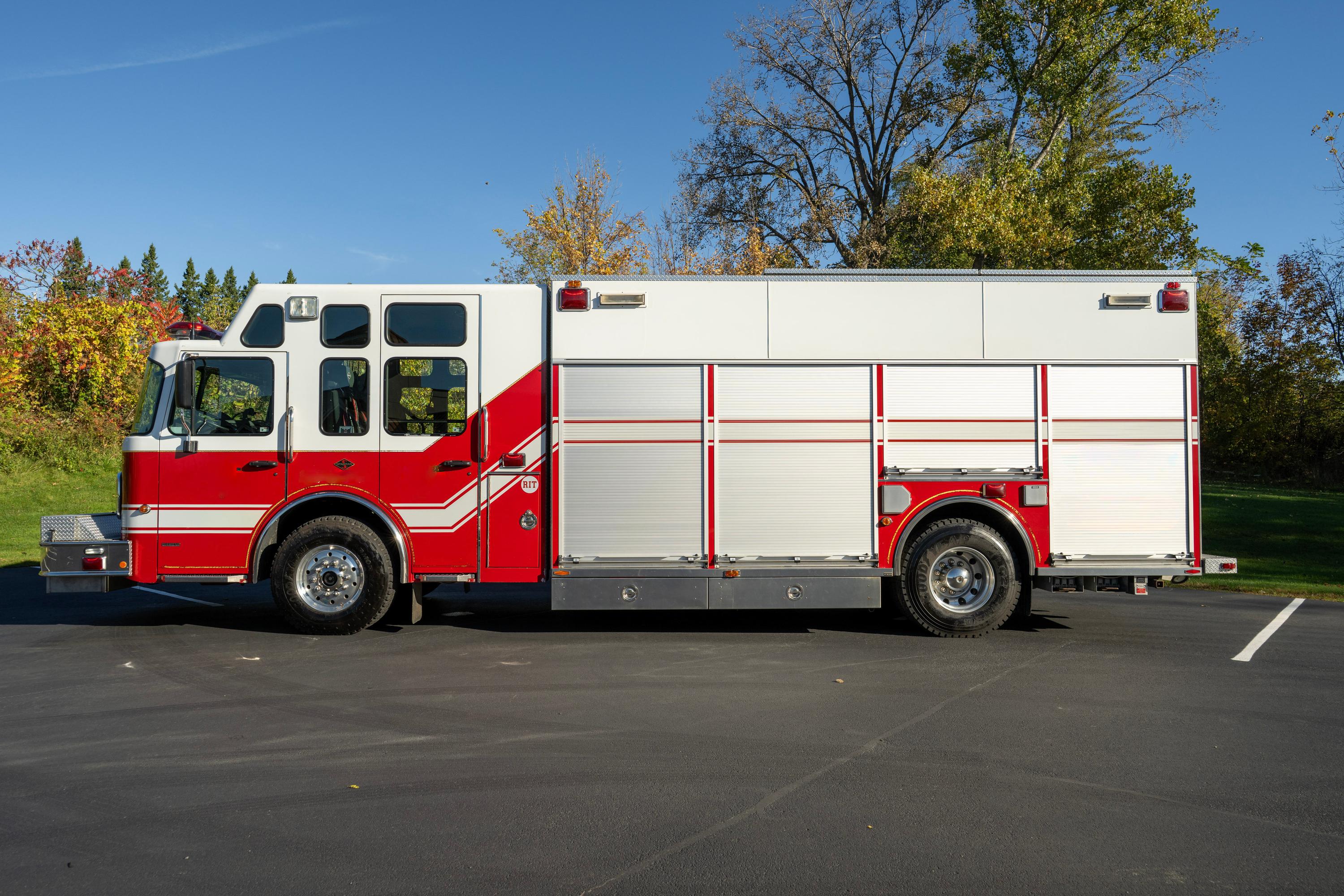 2005 KME American LaFrance Heavy Rescue - image 4