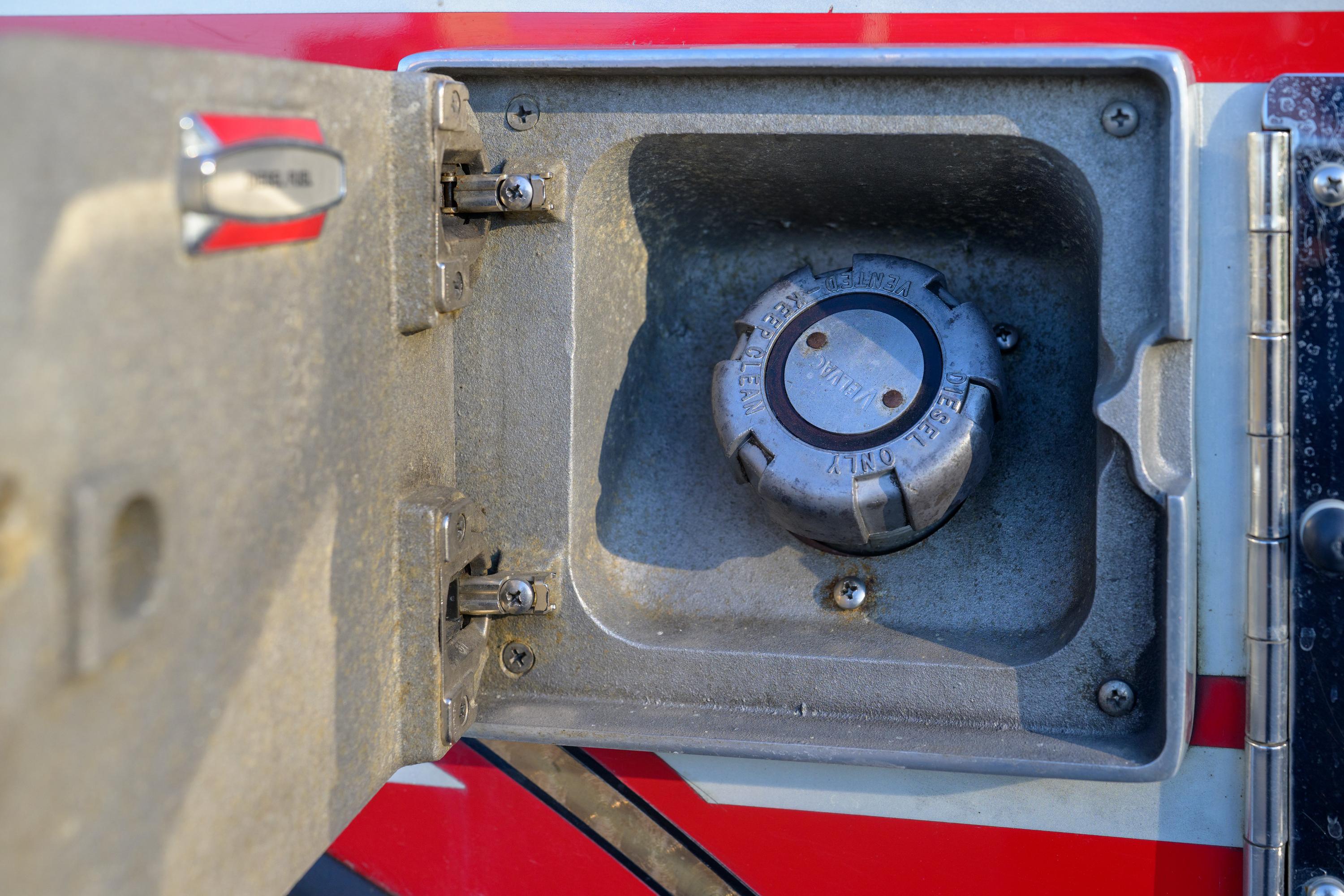 2007 KME Spartan Pumper Tanker - image 36