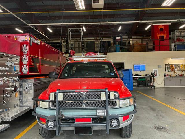 1999 Dodge 3500 4x4 Brush Truck - image 2