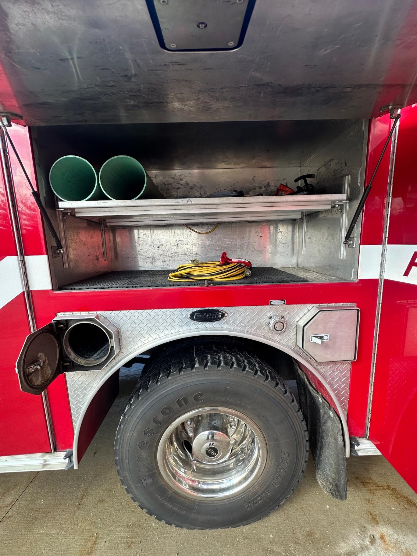 2000 E-One Cyclone Pumper - image 11