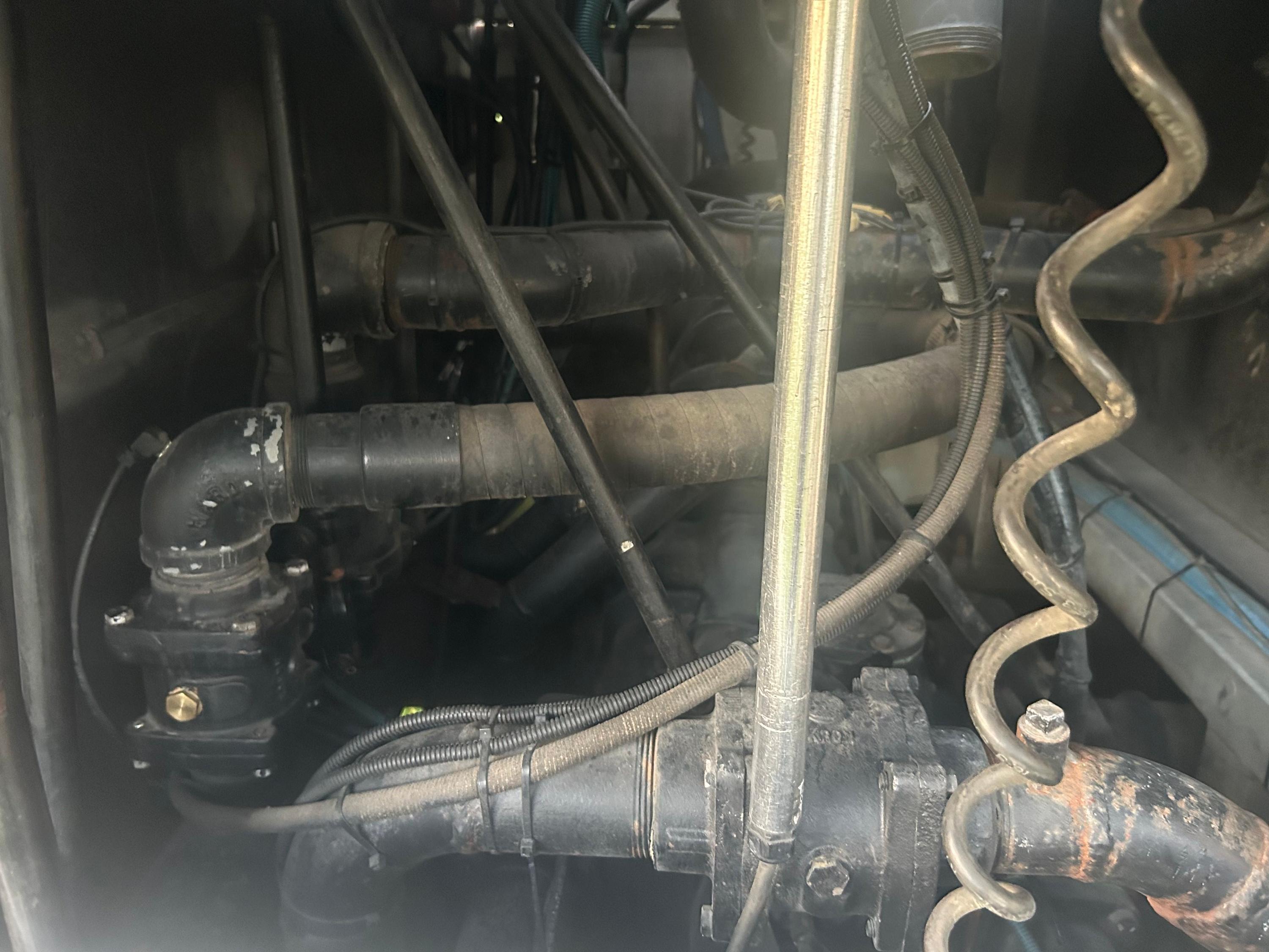 1996 E-One Freightliner Pumper - image 10