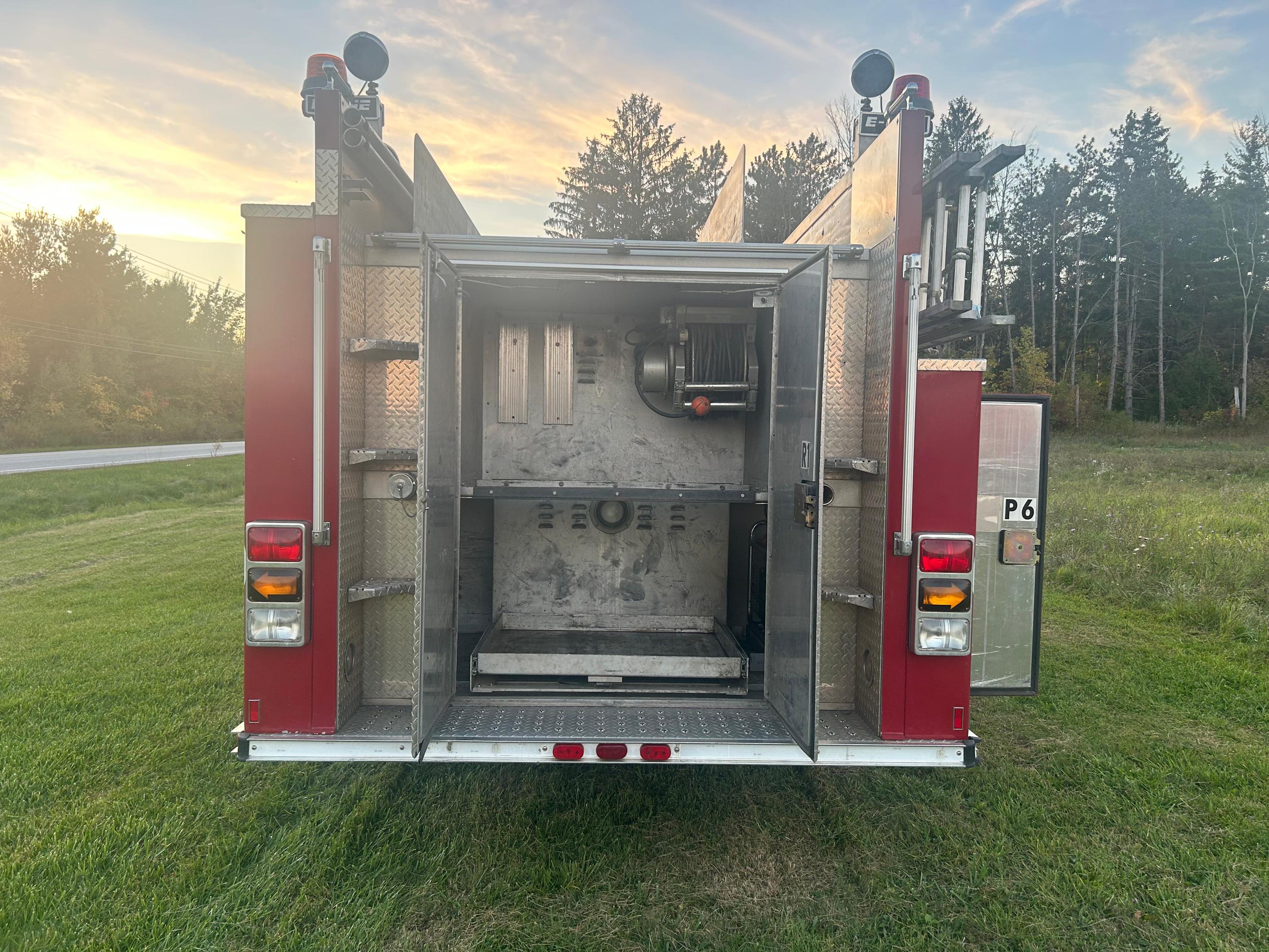 1996 E-One Freightliner Pumper - image 8