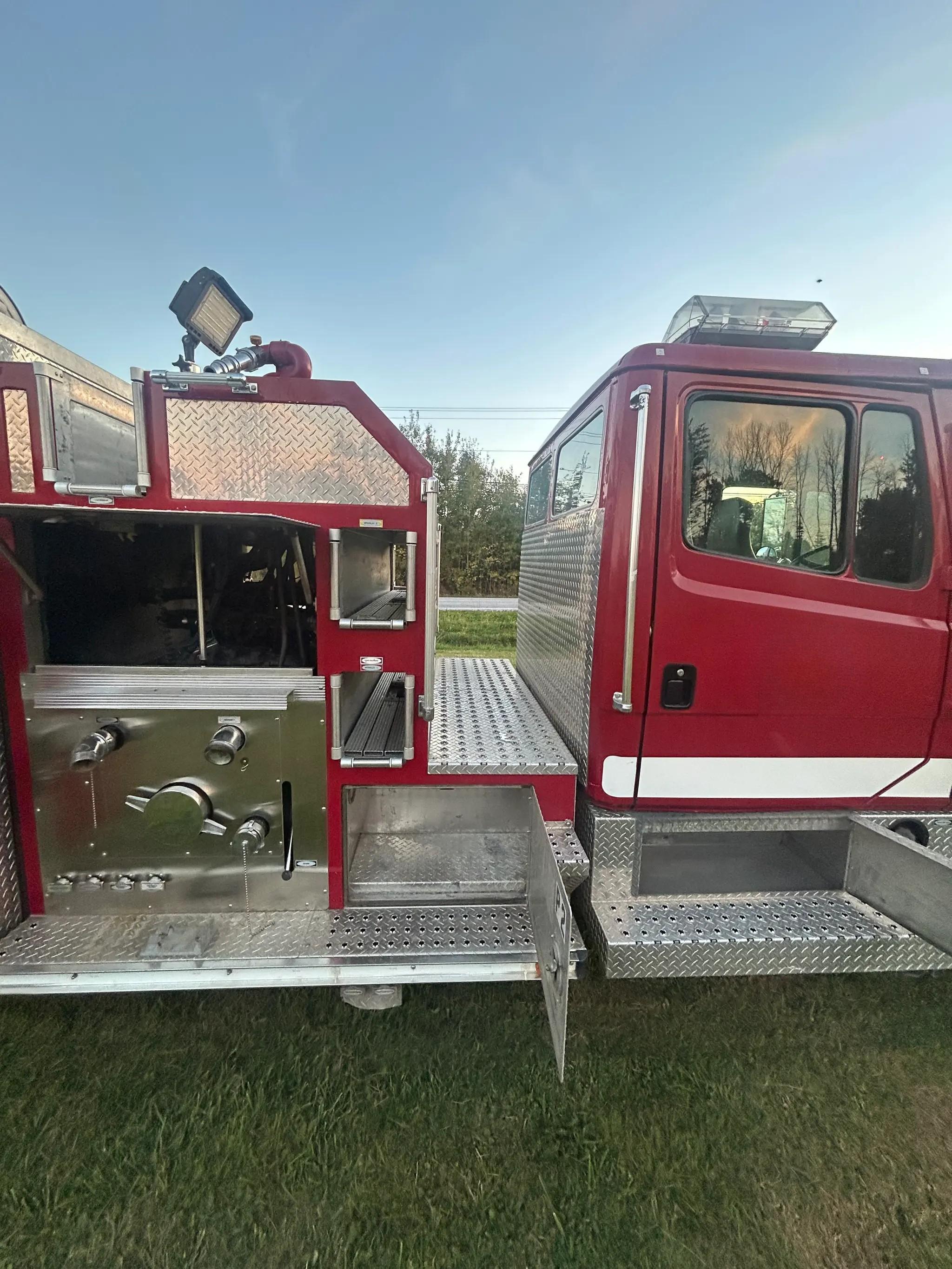 1996 E-One Freightliner Pumper - image 19