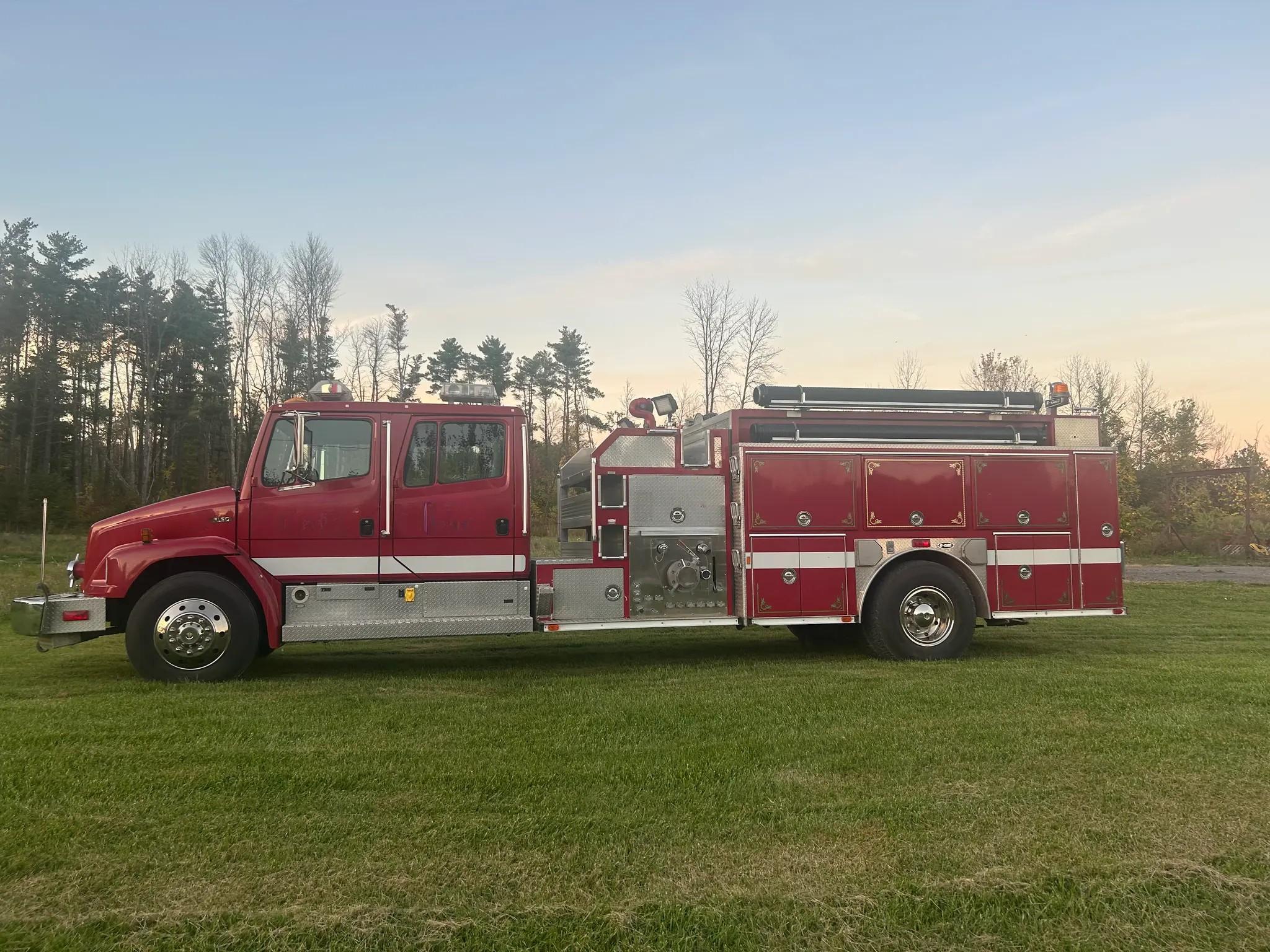 1996 E-One Freightliner Pumper - image 3