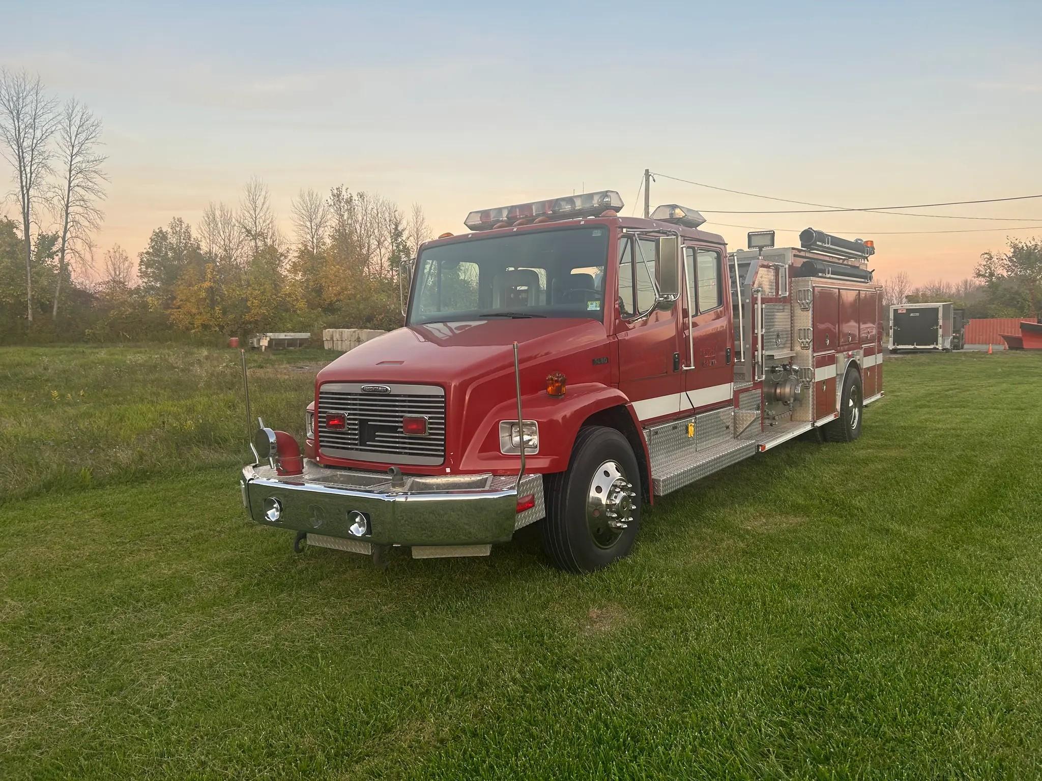 1996 E-One Freightliner Pumper - image 4