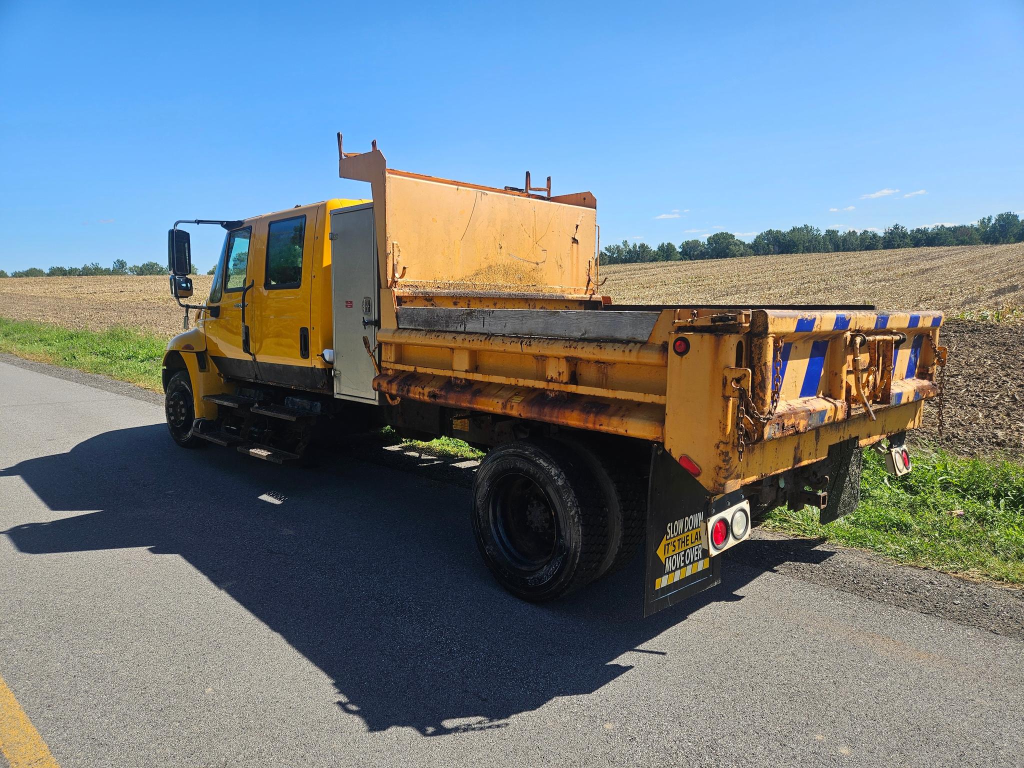 2010 International 4300 durastar Dump Truck - image 5