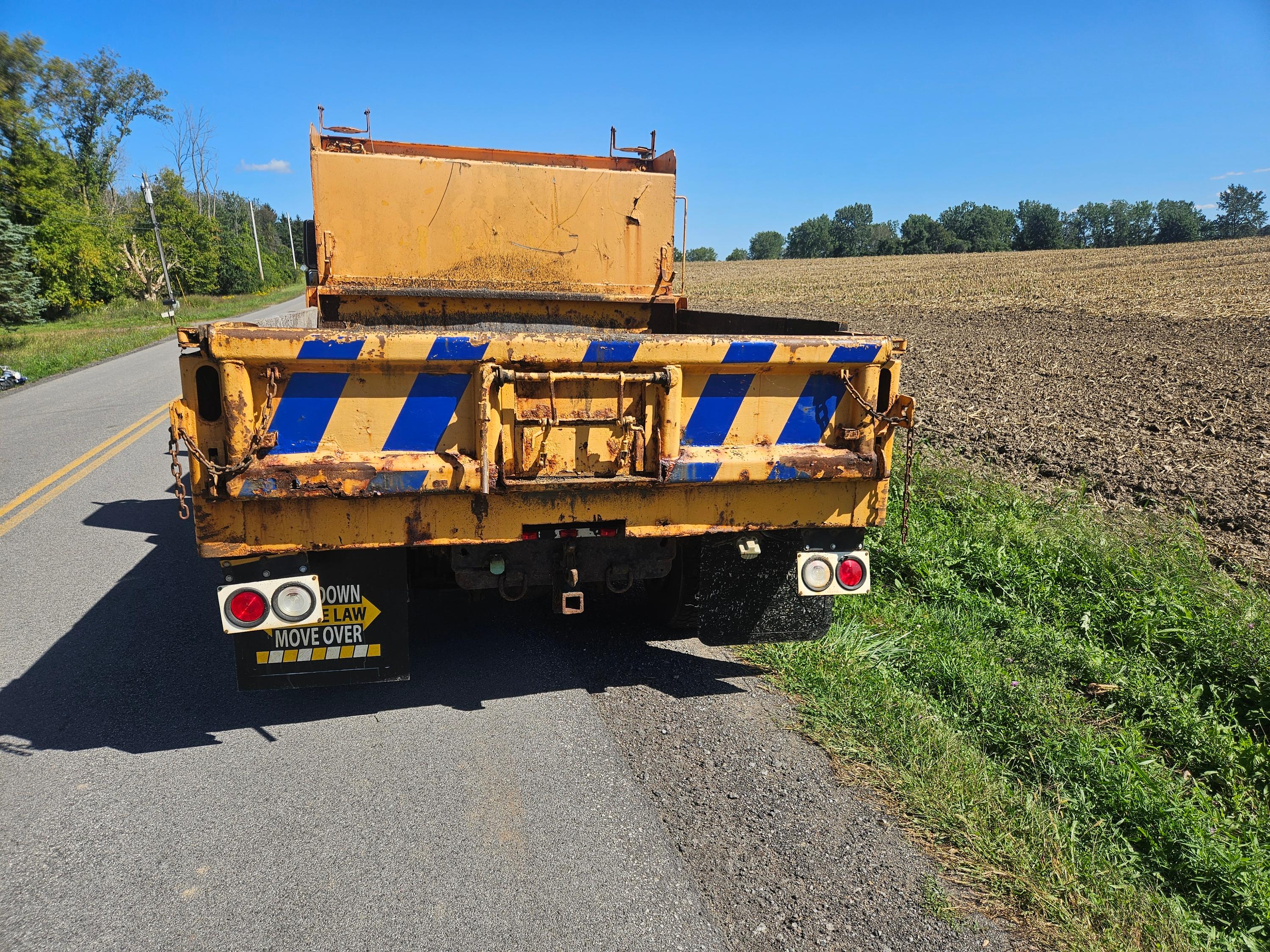 2010 International 4300 durastar Dump Truck - image 7