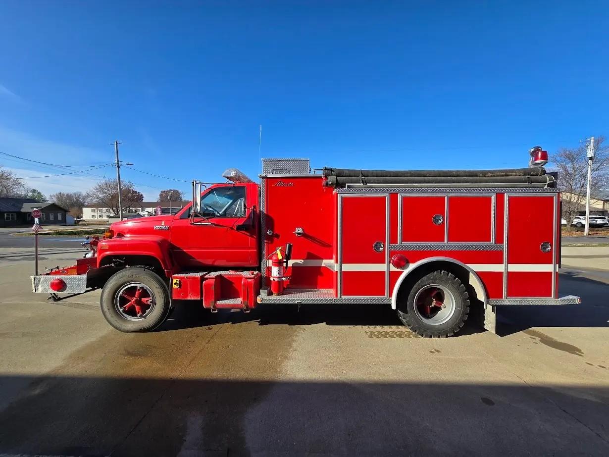 1990 Alexis Chevrolet Pumper - image 2