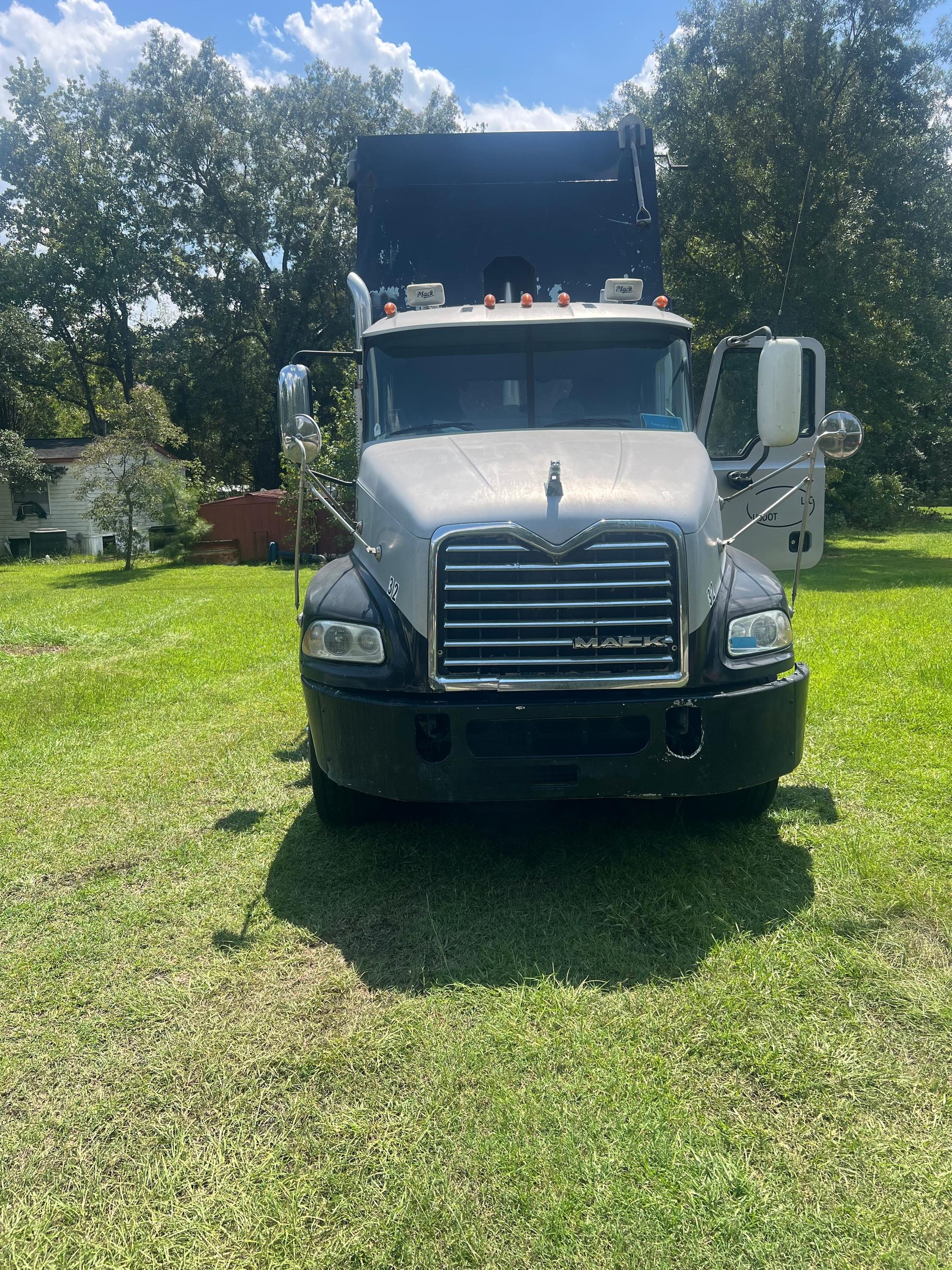 2012 Mack 600 Dump Truck - image 3