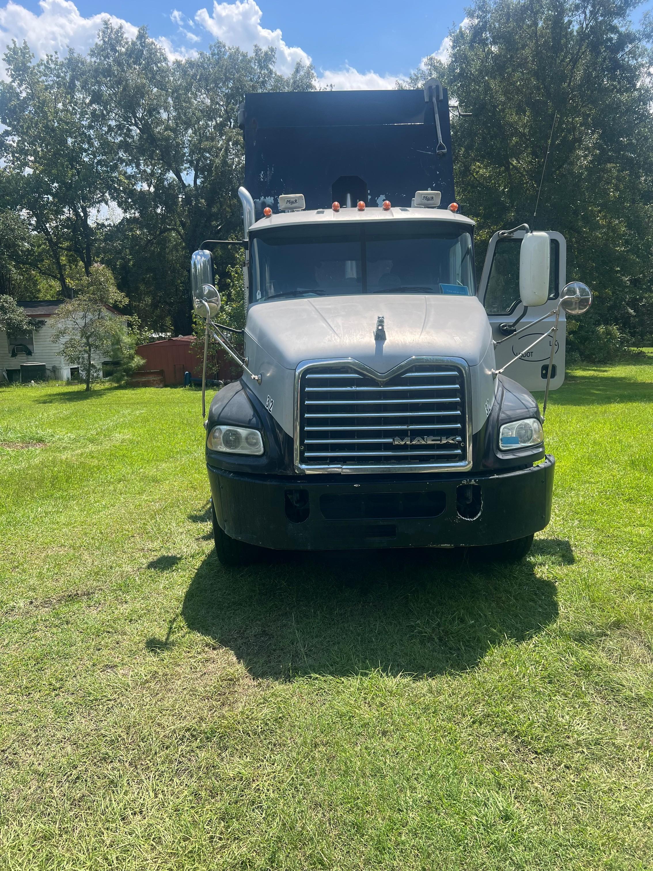 2012 Mack 600 Dump Truck - image 3