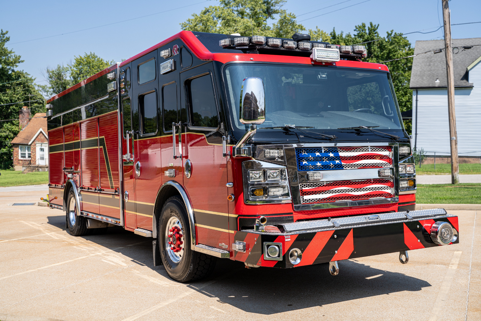 2014 Rosenbauer Commander Rescue Pumper - image 2