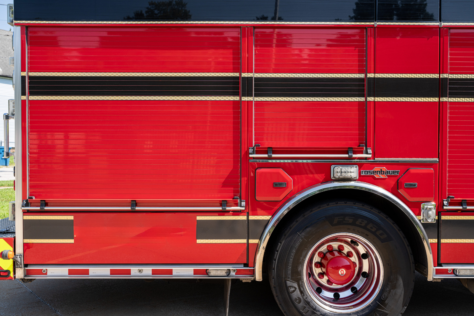 2014 Rosenbauer Commander Rescue Pumper - image 11