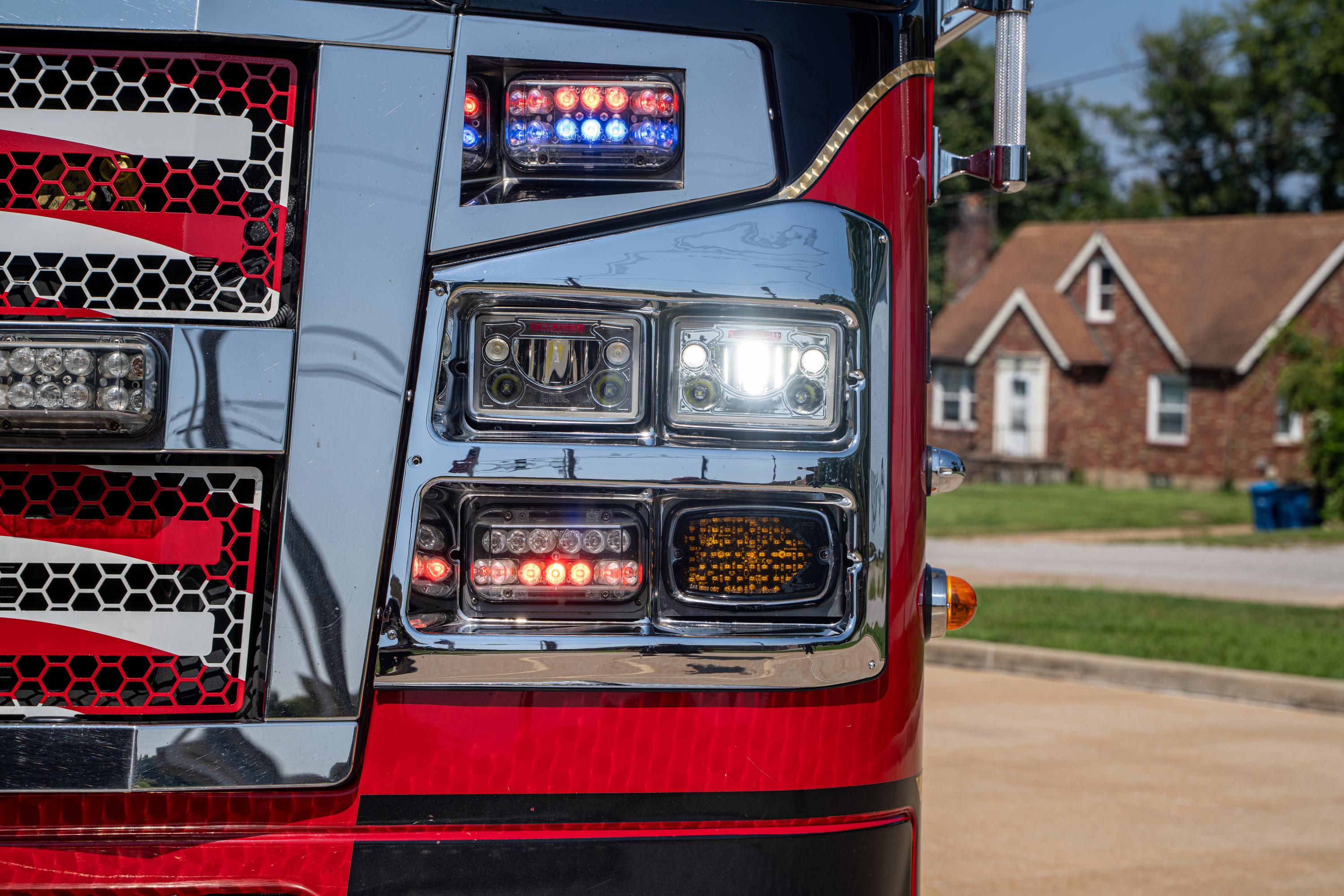 2014 Rosenbauer Commander Rescue Pumper - image 34