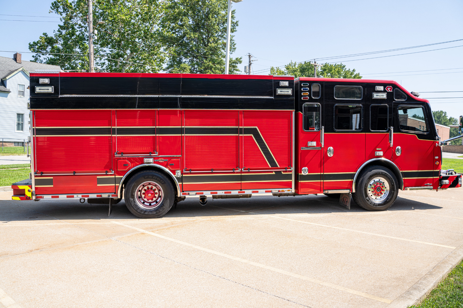 2014 Rosenbauer Commander Rescue Pumper - image 7