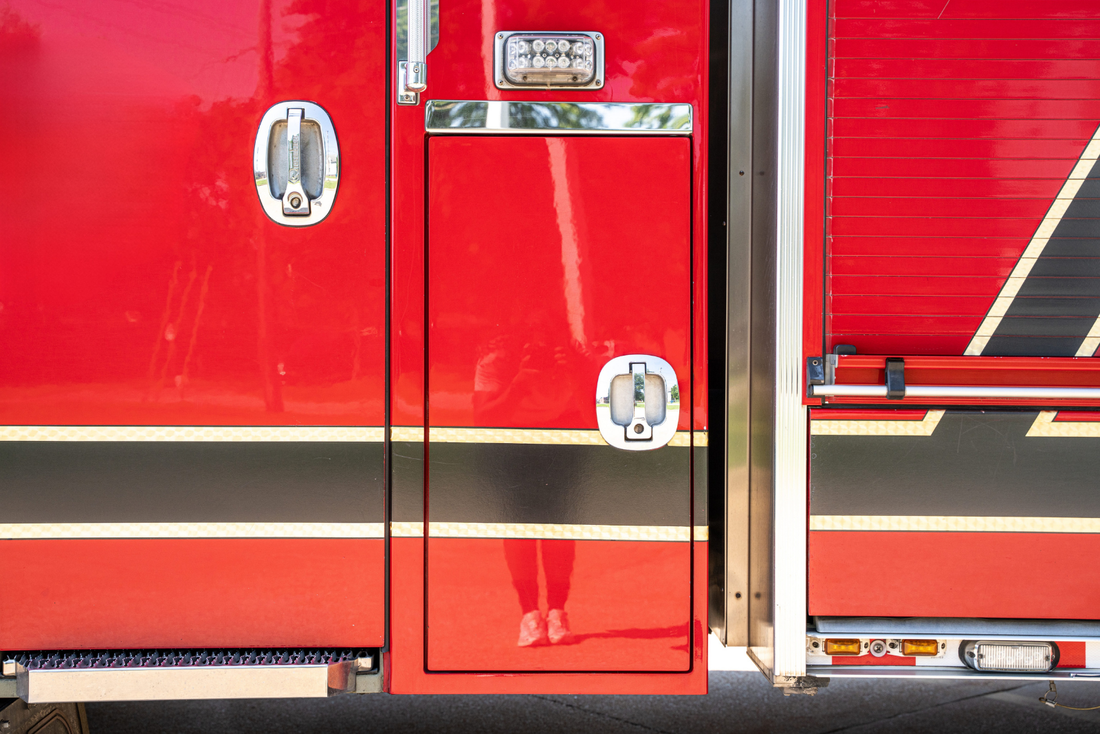 2014 Rosenbauer Commander Rescue Pumper - image 22