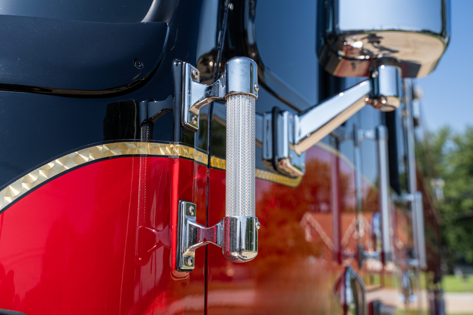 2014 Rosenbauer Commander Rescue Pumper - image 21