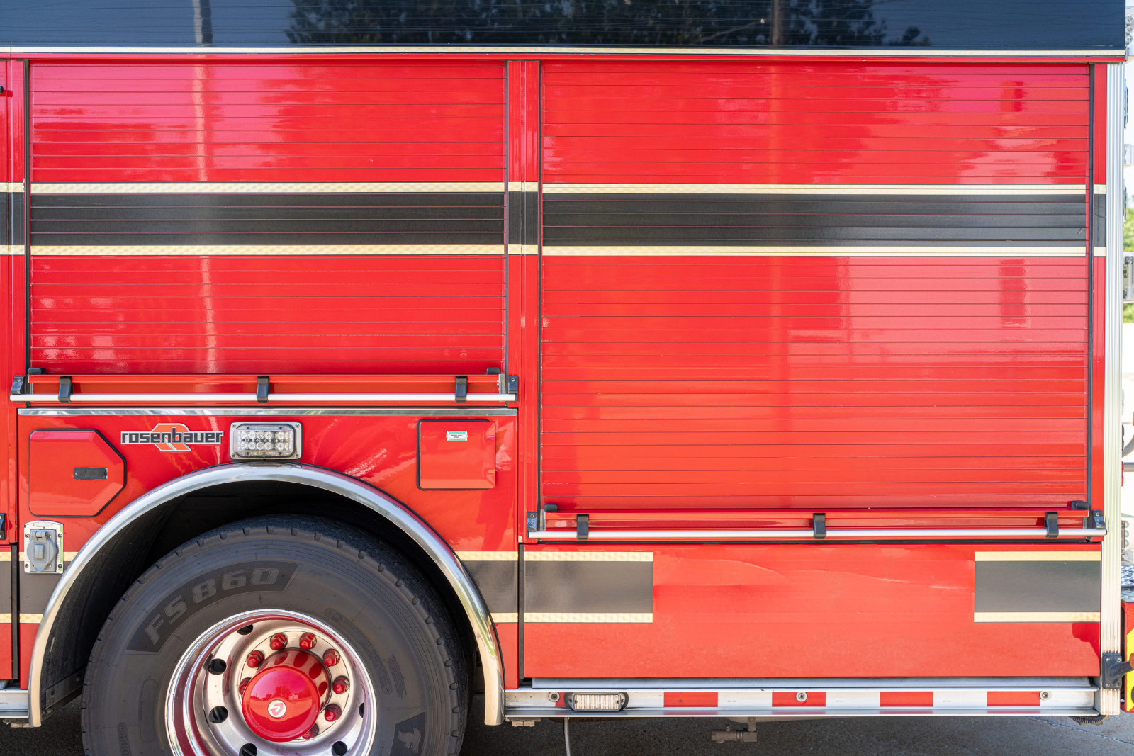 2014 Rosenbauer Commander Rescue Pumper - image 10