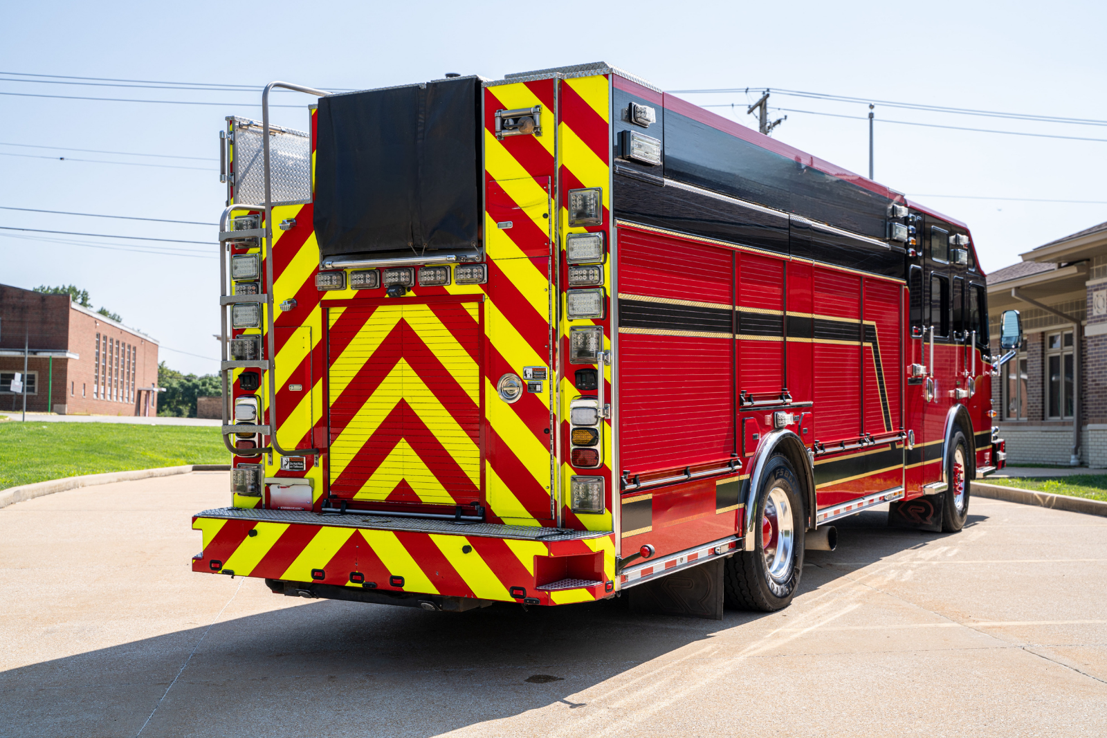 2014 Rosenbauer Commander Rescue Pumper - image 14