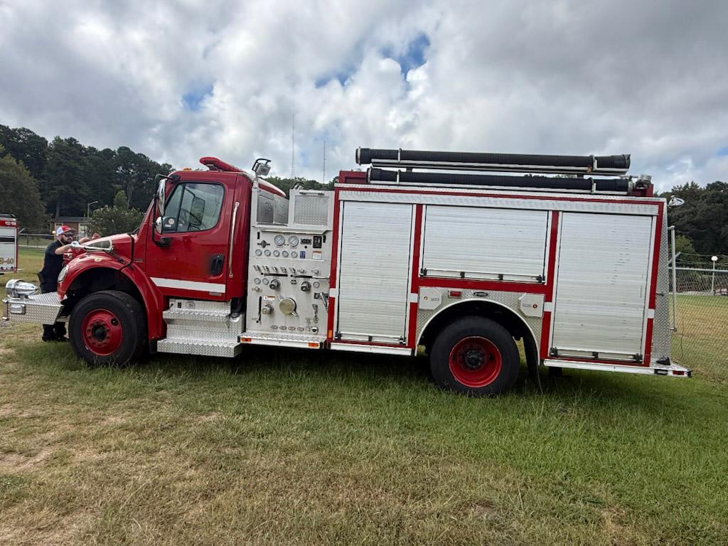 2006 Freightliner Pumper - image 4