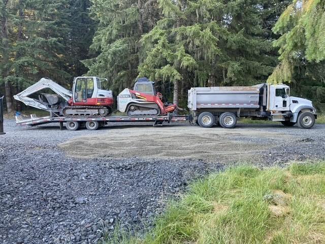 2010 Mack Granite Gold Bulldog Dump Truck & Trailer - image 12