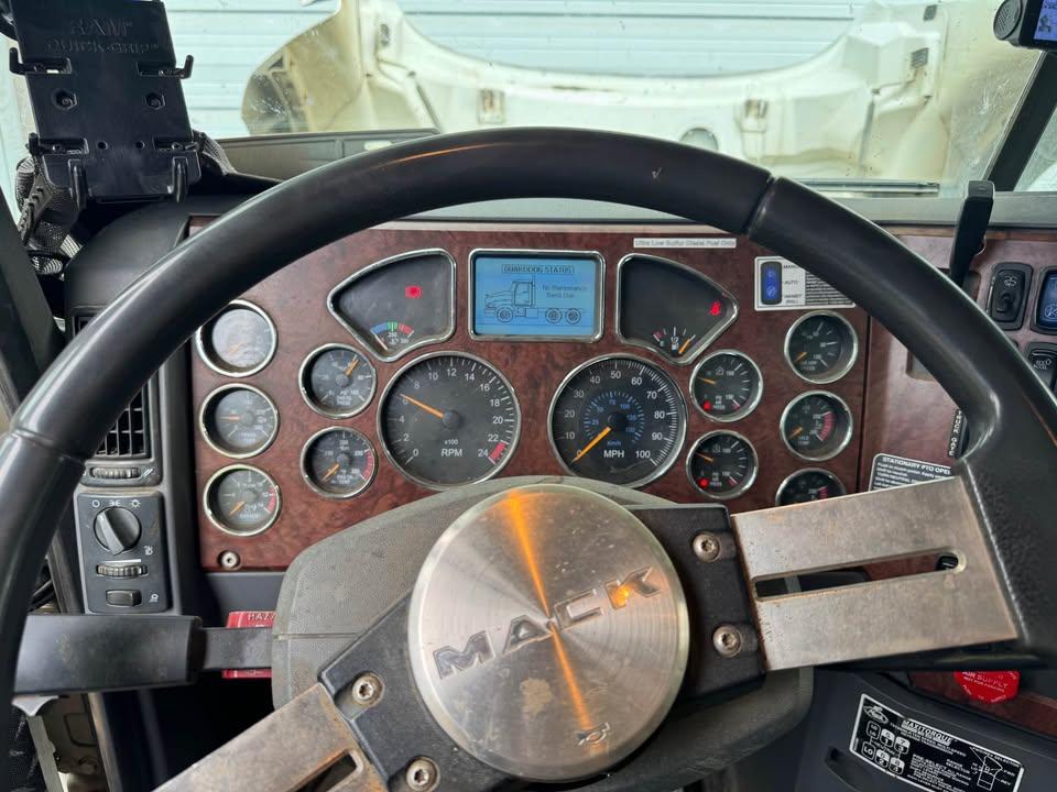 2010 Mack Granite Gold Bulldog Dump Truck & Trailer - image 8