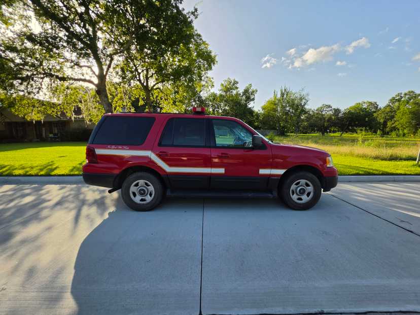 2003 Ford Expedition Command Truck — photo 7