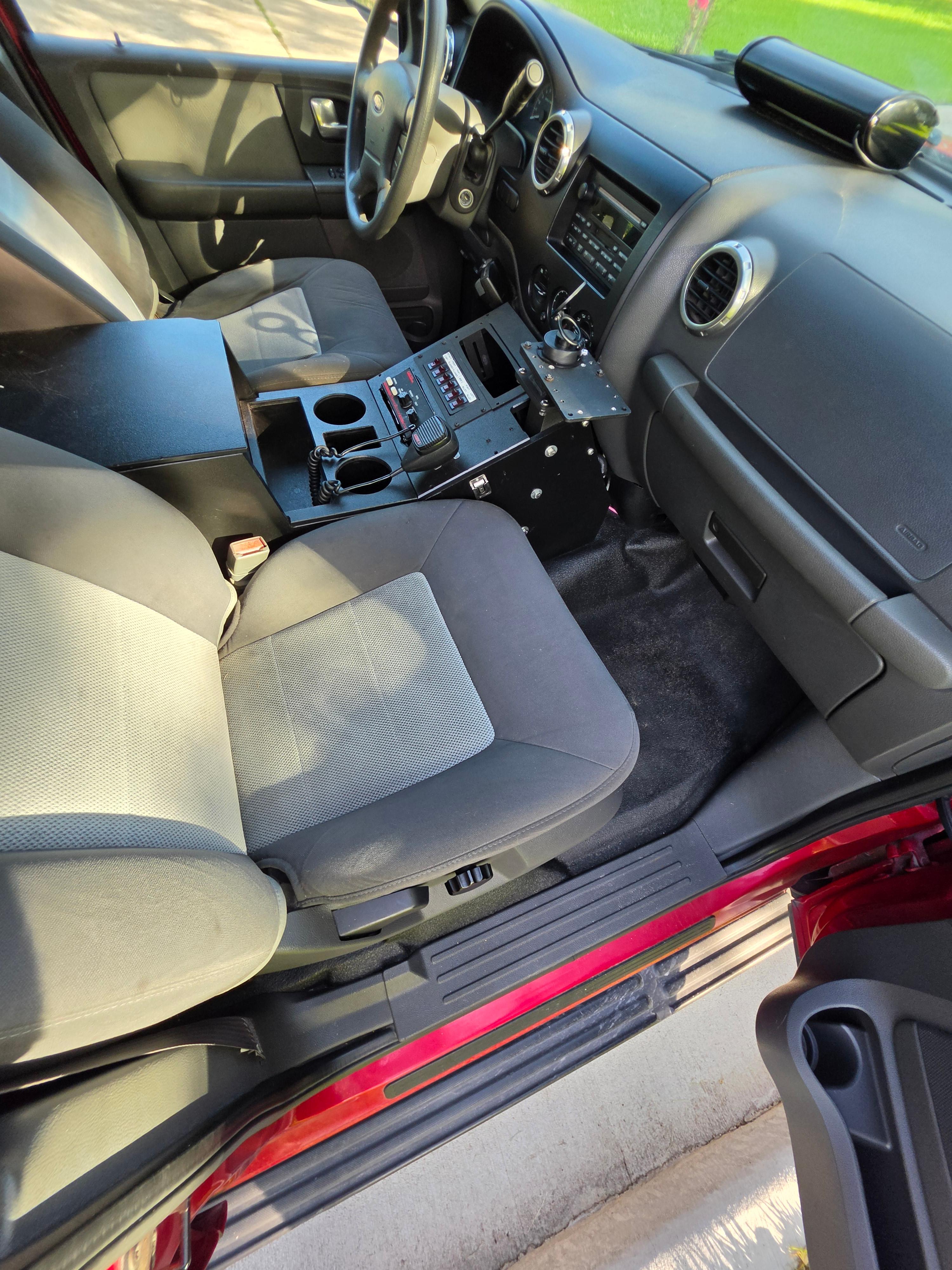 2003 Ford Expedition Command Truck - image 21