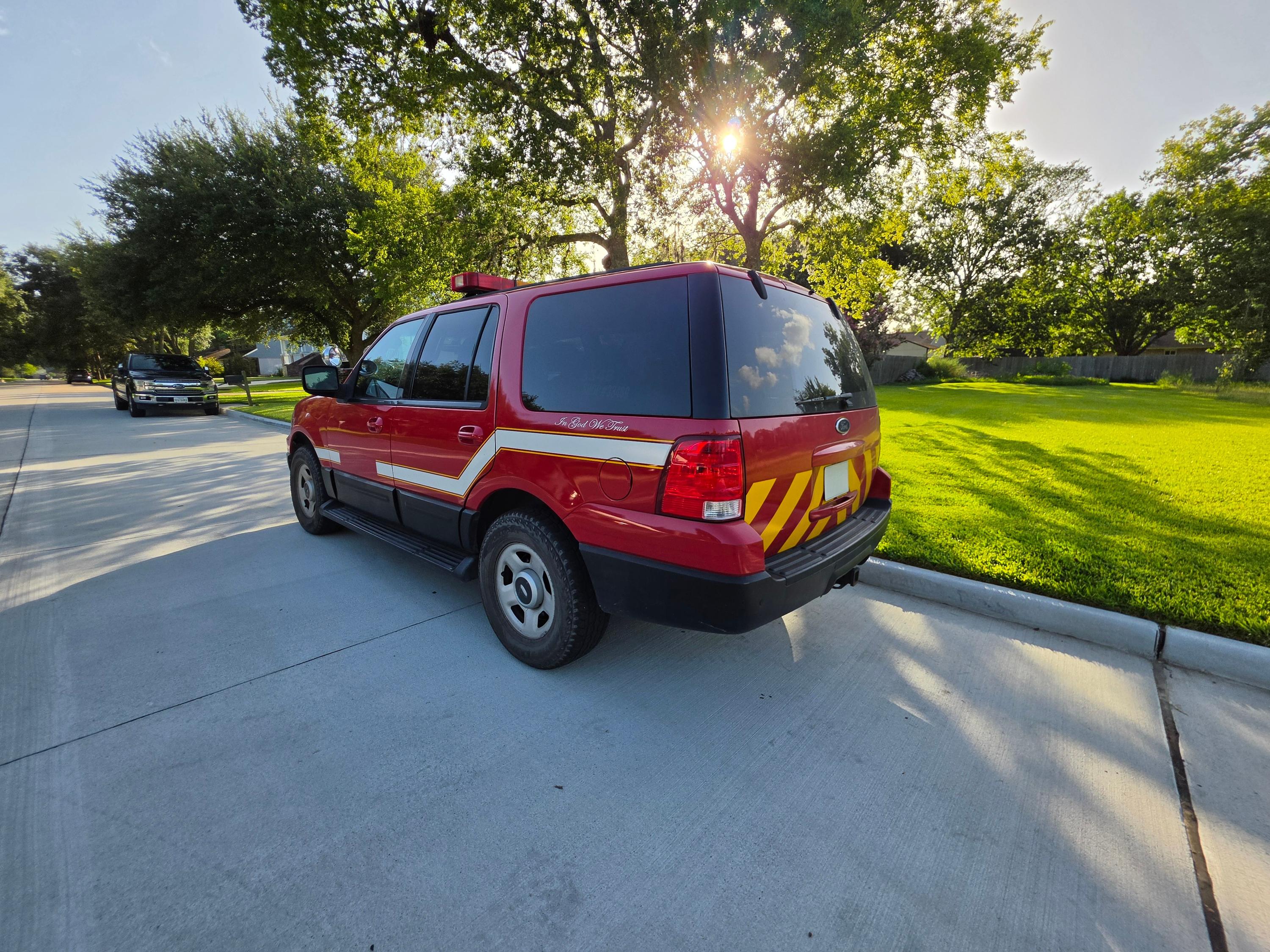 2003 Ford Expedition Command Truck - image 8