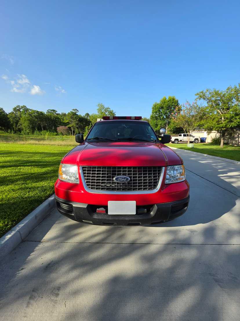 2003 Ford Expedition Command Truck — photo 2